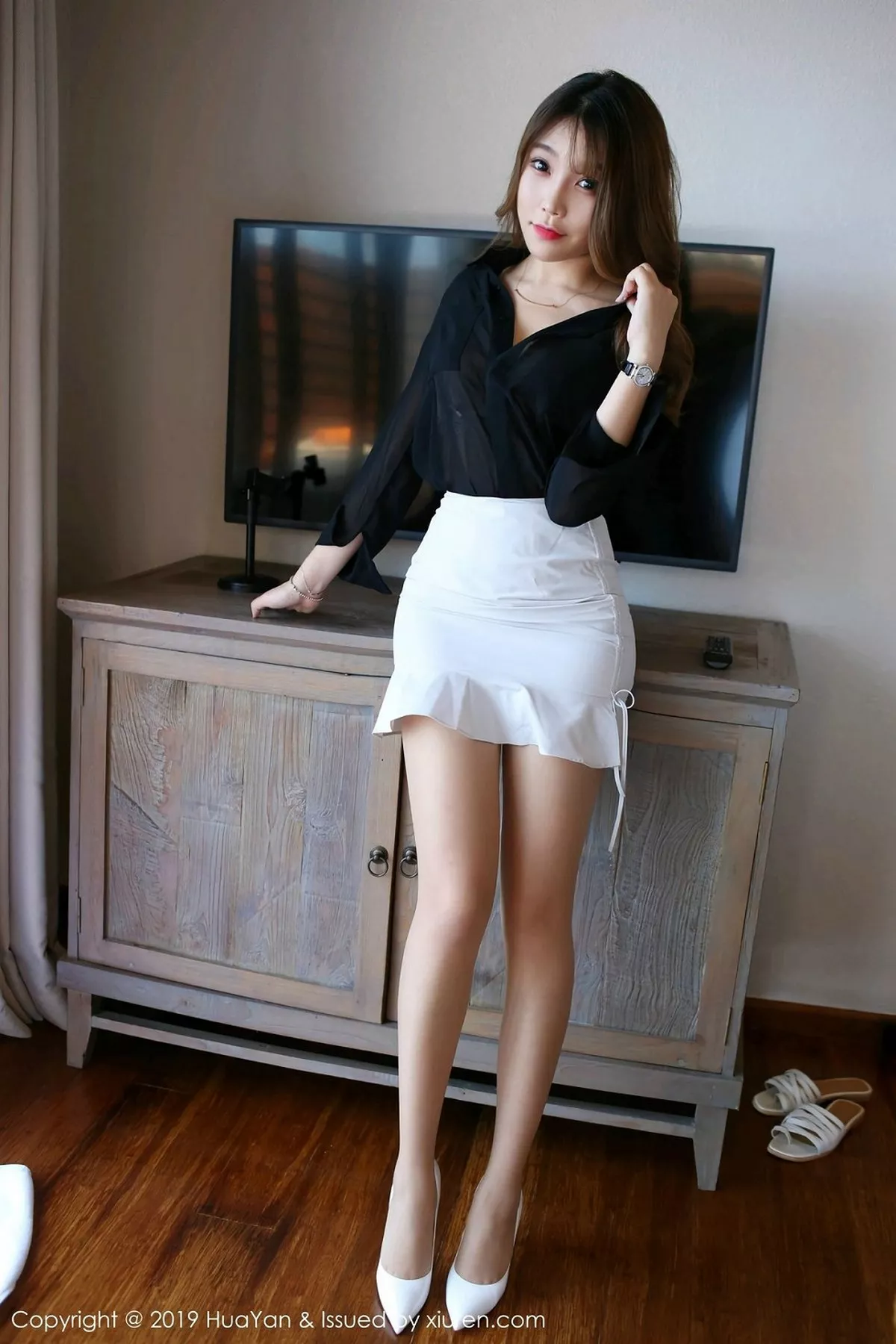 秀人集.com_[HuaYan花の颜]Vol.064_女神芝芝Booty马尔代夫旅拍蕾丝内衣半脱露翘臀极致诱惑写真52P