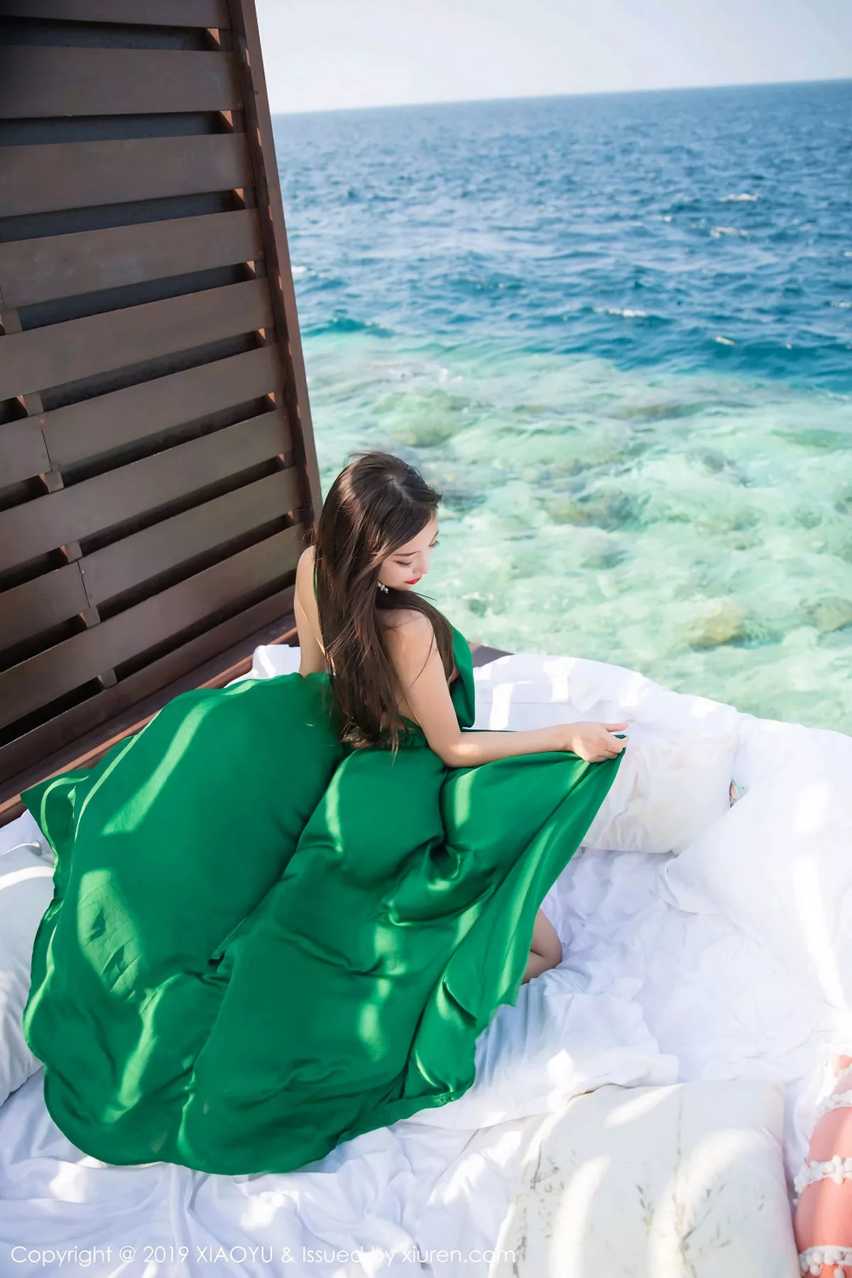 秀人集.com_[XiaoYu画语界]Vol.072_女神杨晨晨sugar马尔代夫旅拍泳池边性感比基尼完美诱惑写真45P