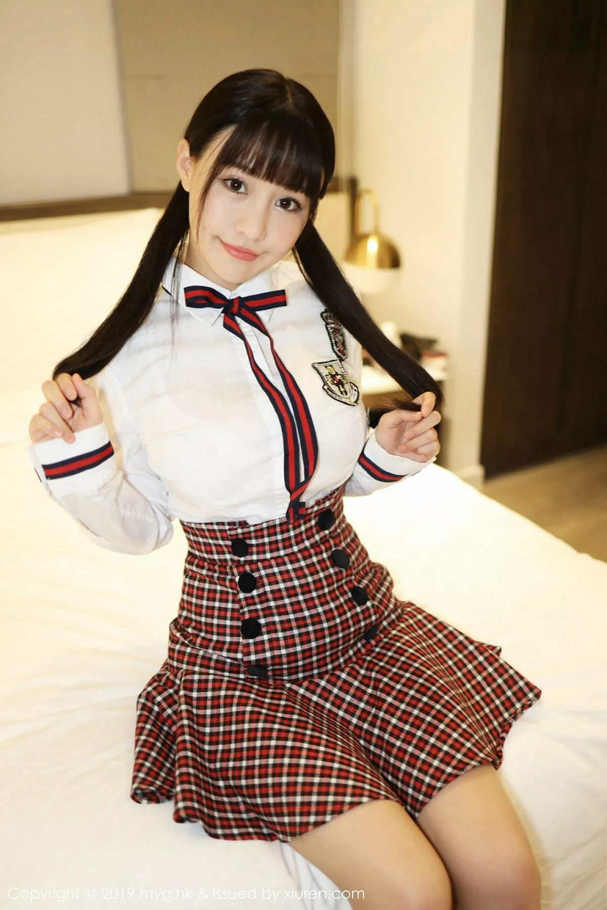 秀人集.com_[MyGirl美媛馆]Vol.355_嫩模Flower朱可儿学生装放学剧情私房床上撩人诱惑写真81P