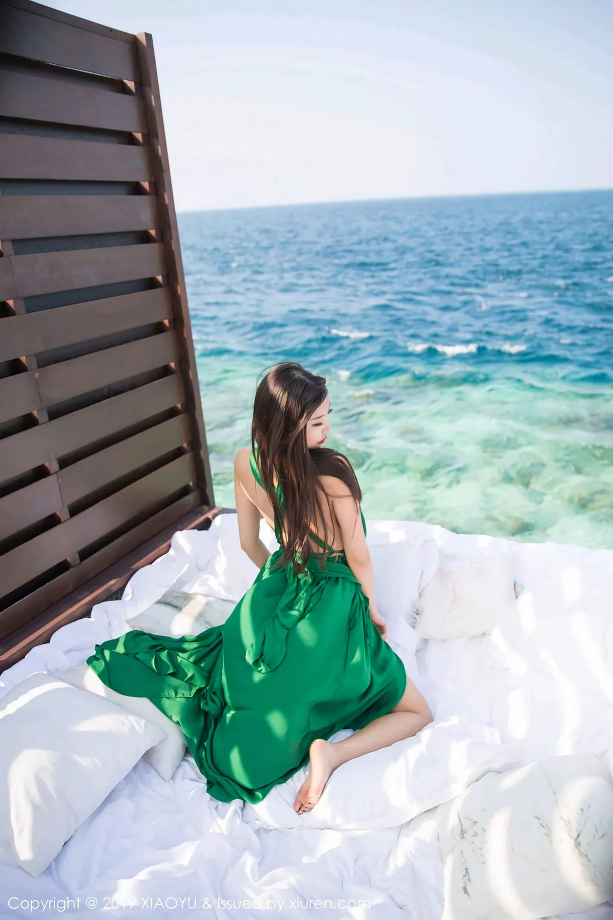 秀人集.com_[XiaoYu画语界]Vol.072_女神杨晨晨sugar马尔代夫旅拍泳池边性感比基尼完美诱惑写真45P