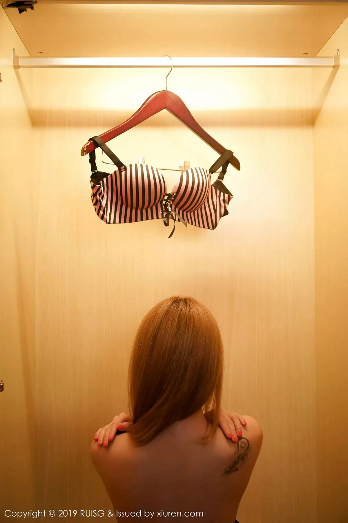 秀人集.com_[RUISG瑞丝馆]Vol.061_嫩模豆浆妹私房黑色内衣秀完美身材豆浆淋身撩人诱惑写真65P