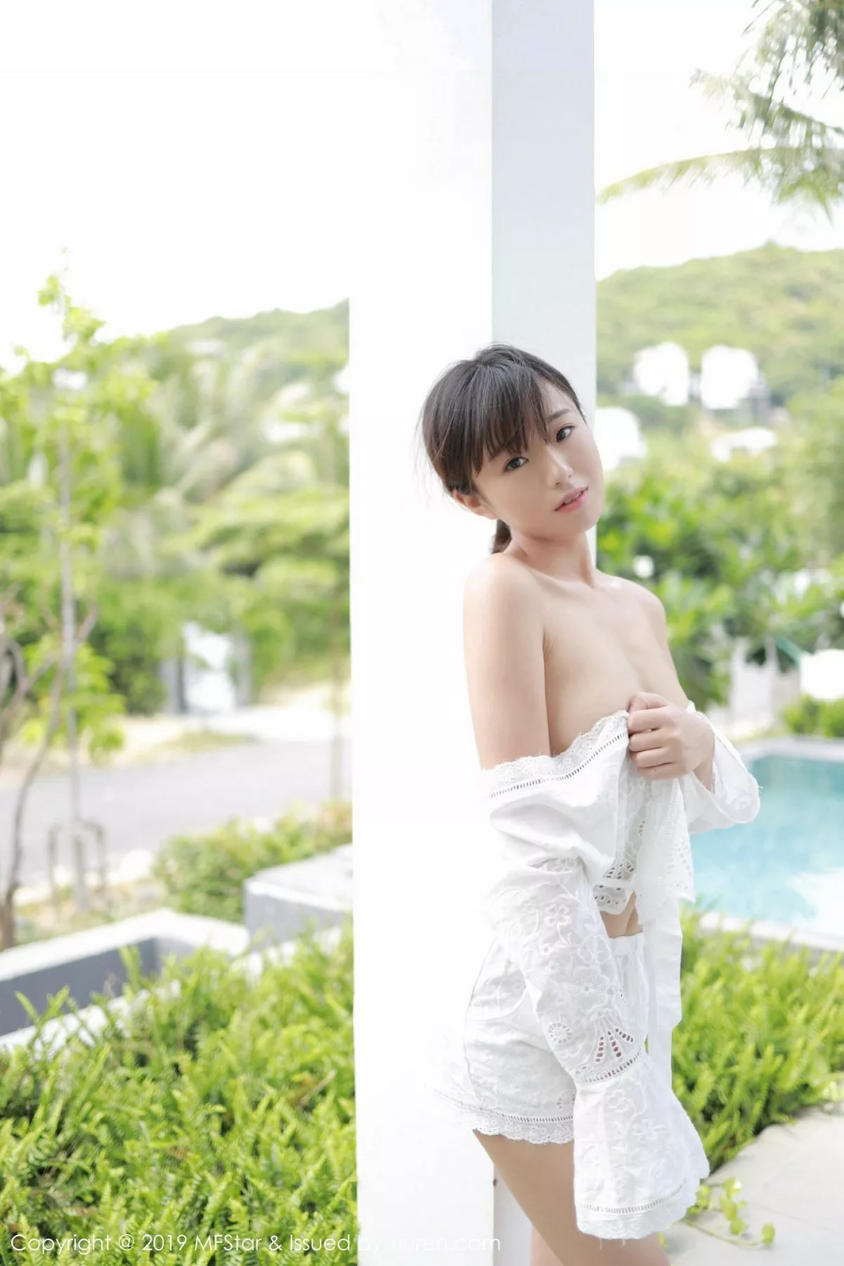 秀人集.com_[MFStar模范学院]Vol.192_嫩模仓井优香越南旅拍户外白色真空睡衣惹火诱惑写真40P