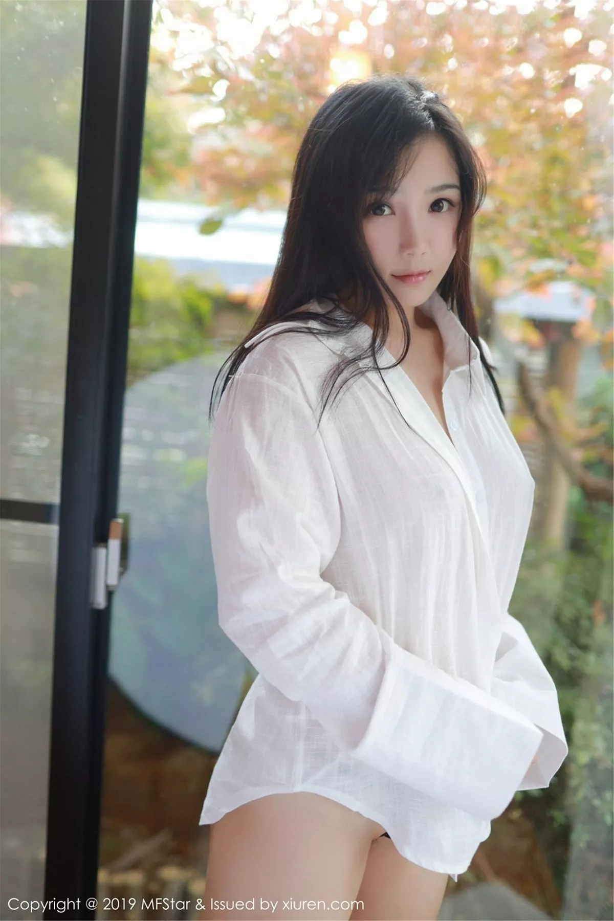 秀人集.com_[MFStar模范学院]Vol.187_女神徐微微mia日本旅拍性感白衬衣配丁字裤惹火诱惑写真40P