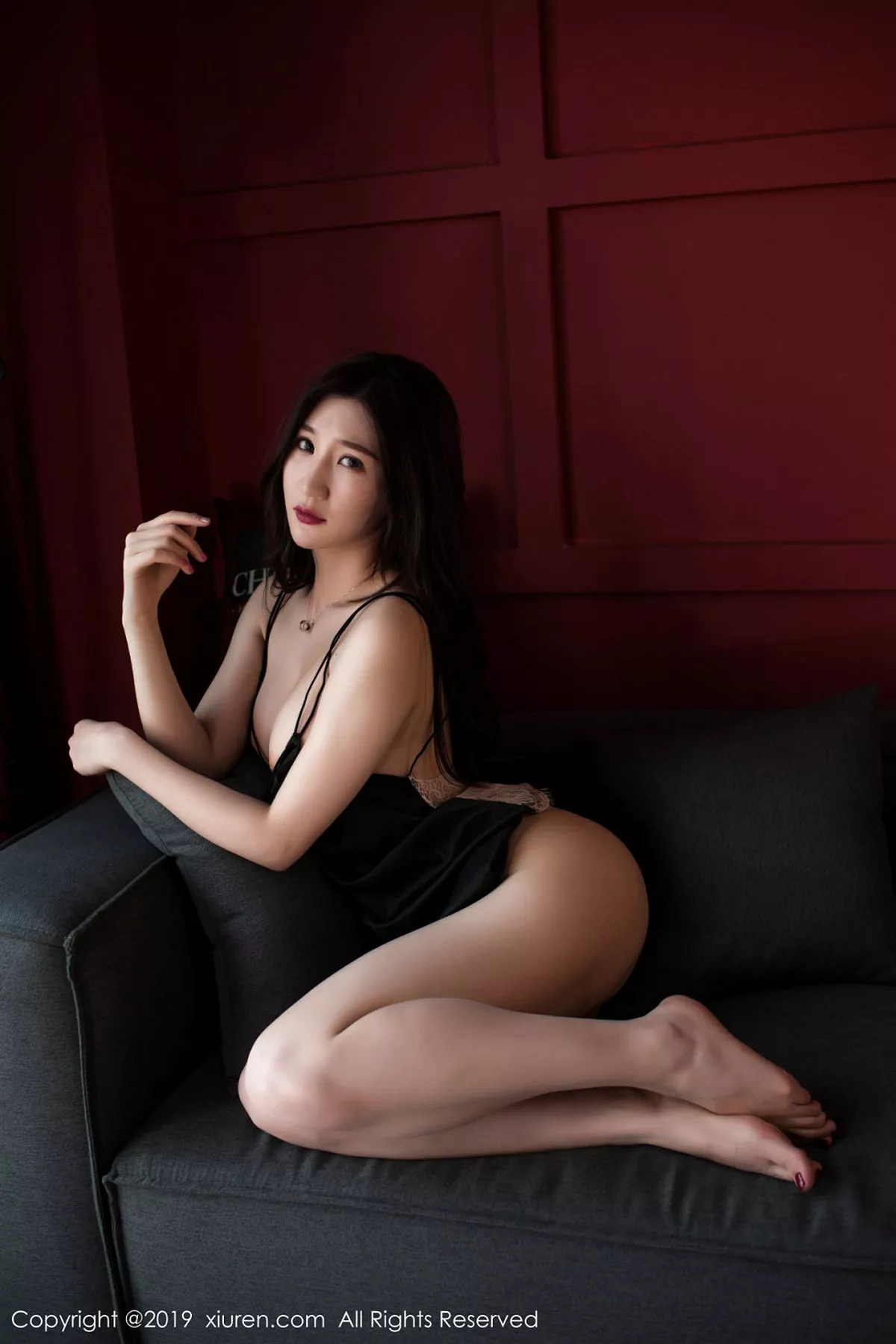 秀人集.com_[XiuRen秀人网]No.1484_嫩模乔巧私房黑色低胸吊带内衣+蕾丝睡衣露豪乳完美诱惑写真45P