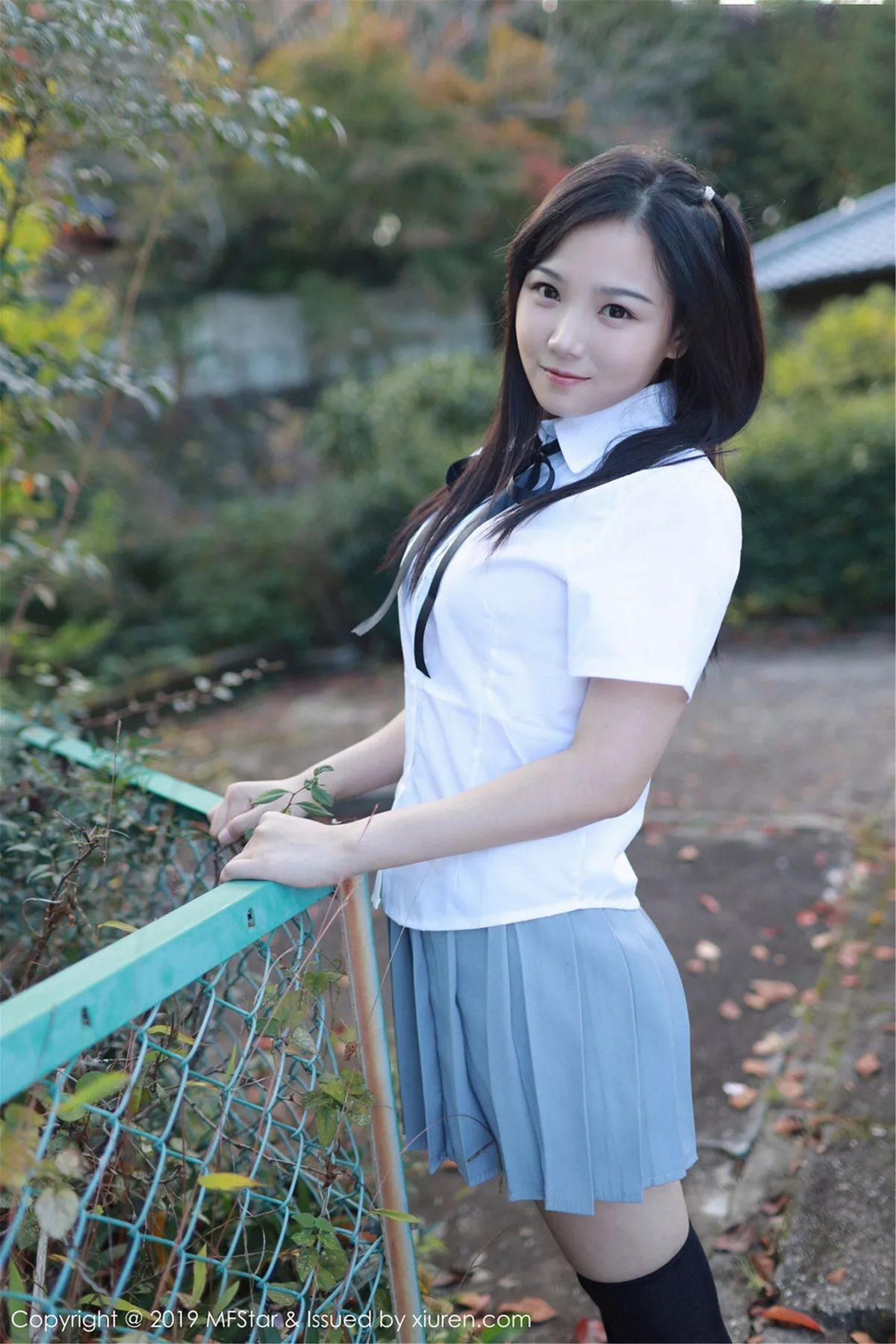 秀人集.com_[MFStar模范学院]Vol.193_女神徐微微miar日本旅拍户外学生JK制服清爽迷人写真40P