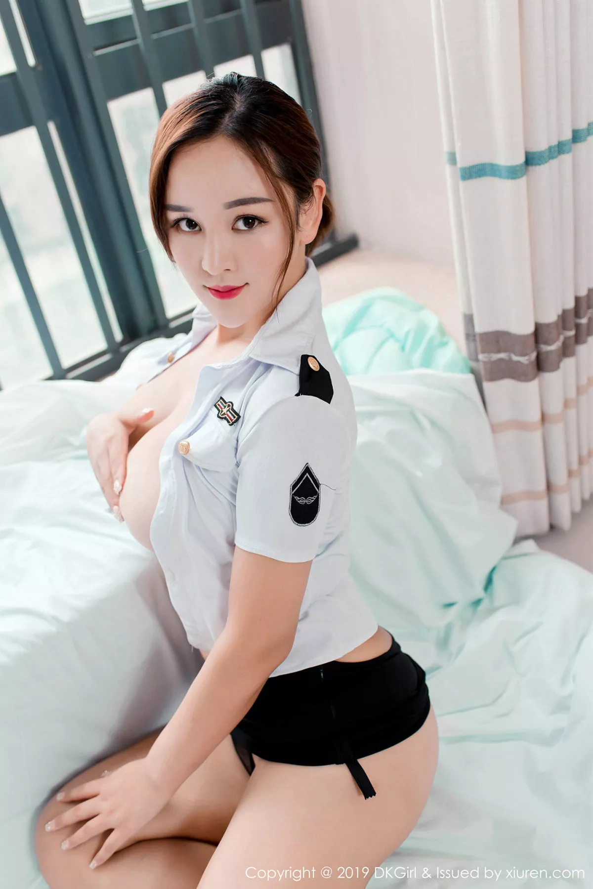 秀人集.com_[DKGirl御女郎]Vol.107_嫩模潘琳琳ber私房性感空乘制服半脱露豪乳惹火诱惑写真53P