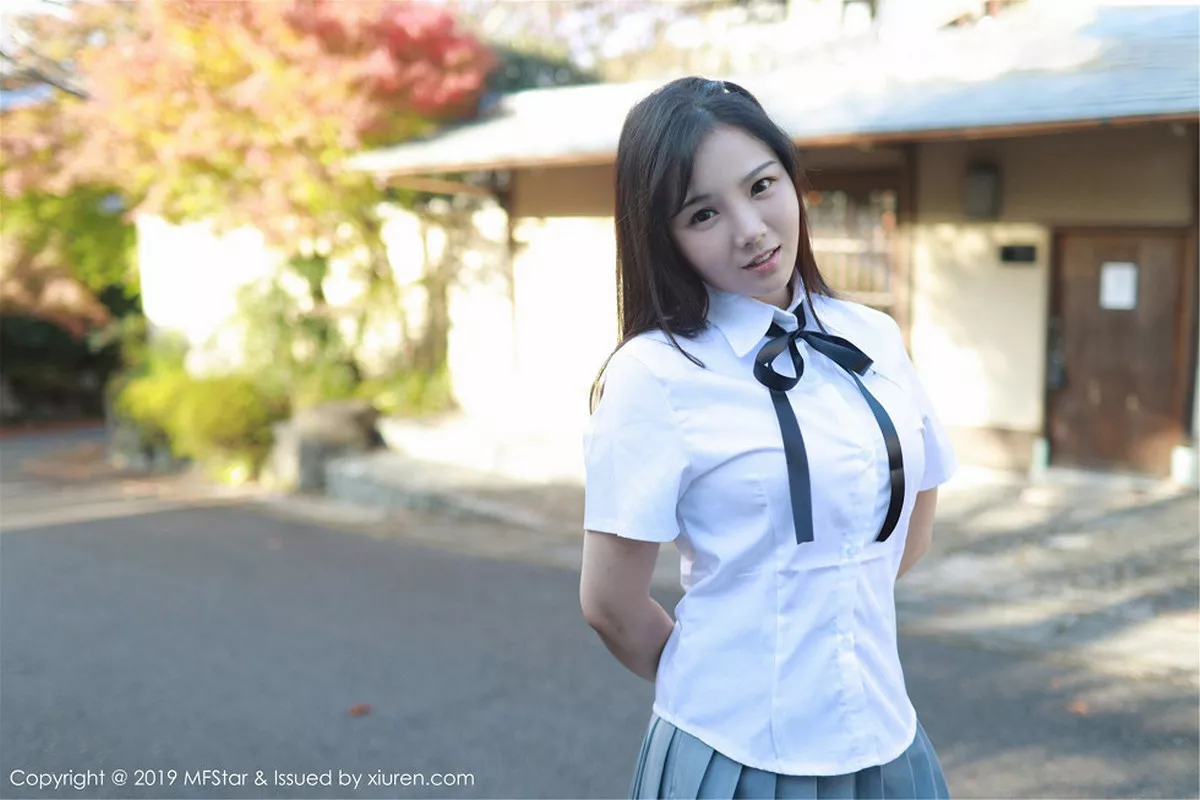 秀人集.com_[MFStar模范学院]Vol.193_女神徐微微miar日本旅拍户外学生JK制服清爽迷人写真40P