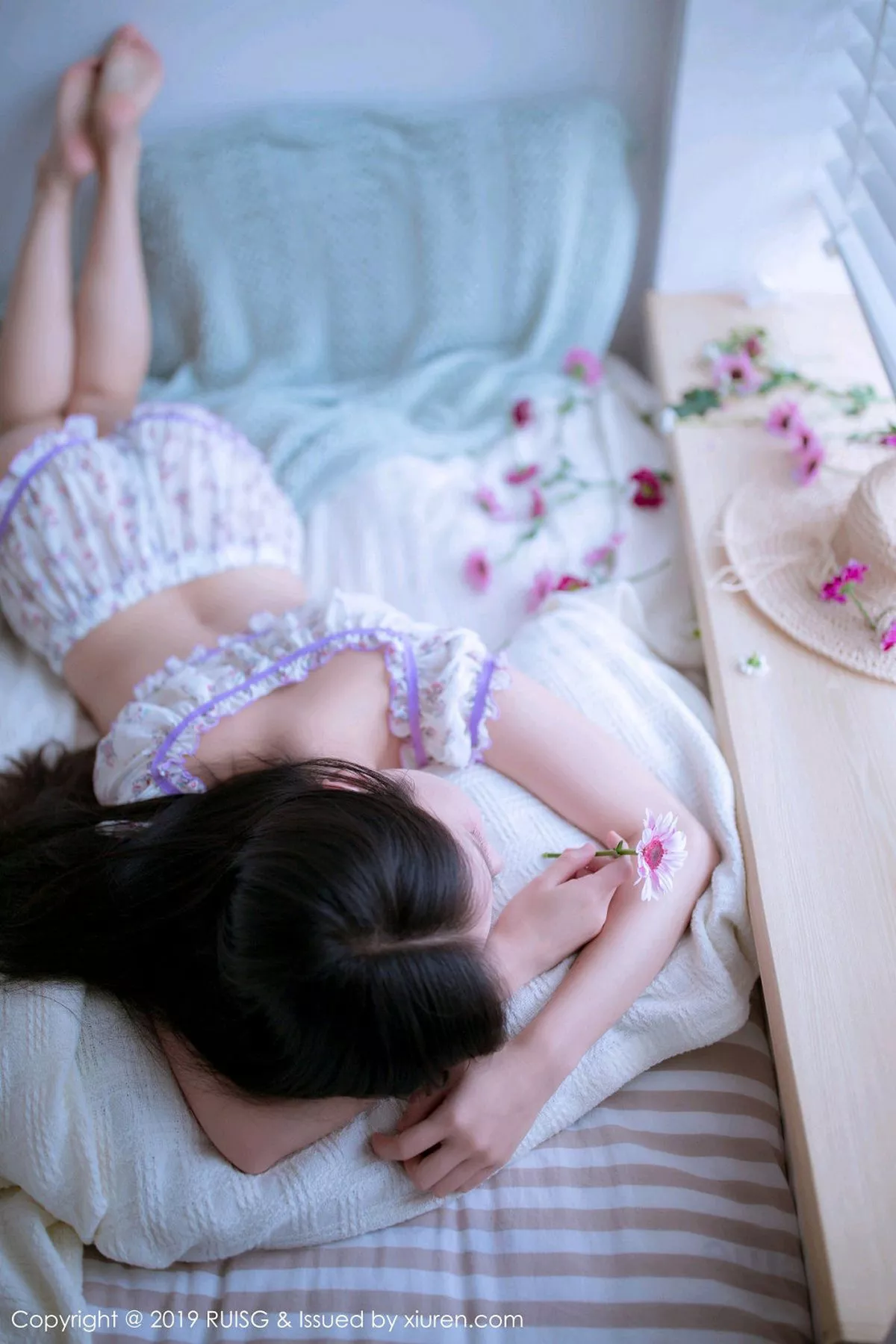 秀人集.com_[RUISG瑞丝馆]Vol.068_嫩模深紫Julie私房清甜可人草帽女孩系列靓丽迷人写真49P