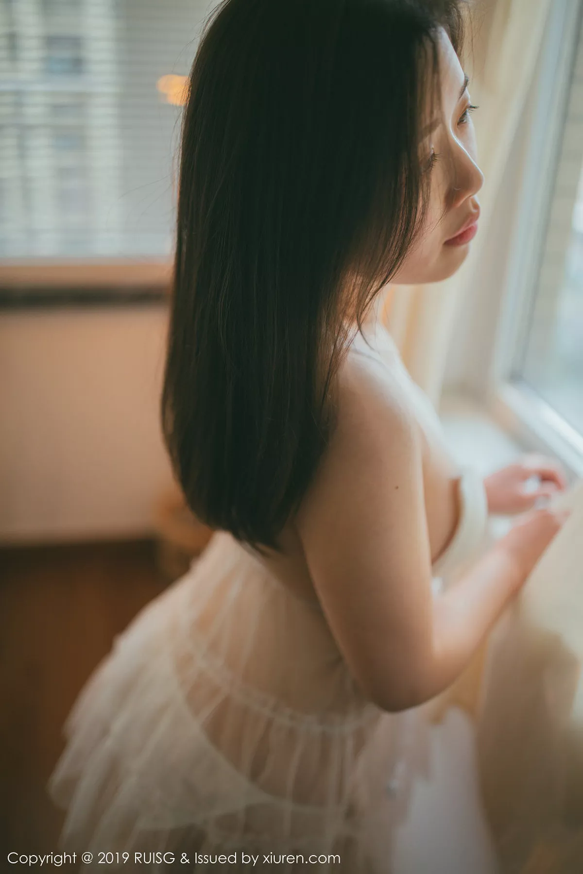 秀人集.com_[RUISG瑞丝馆]Vol.073_嫩模浪漫果味居家私房薄纱透视内衣秀完美身材诱惑写真35P