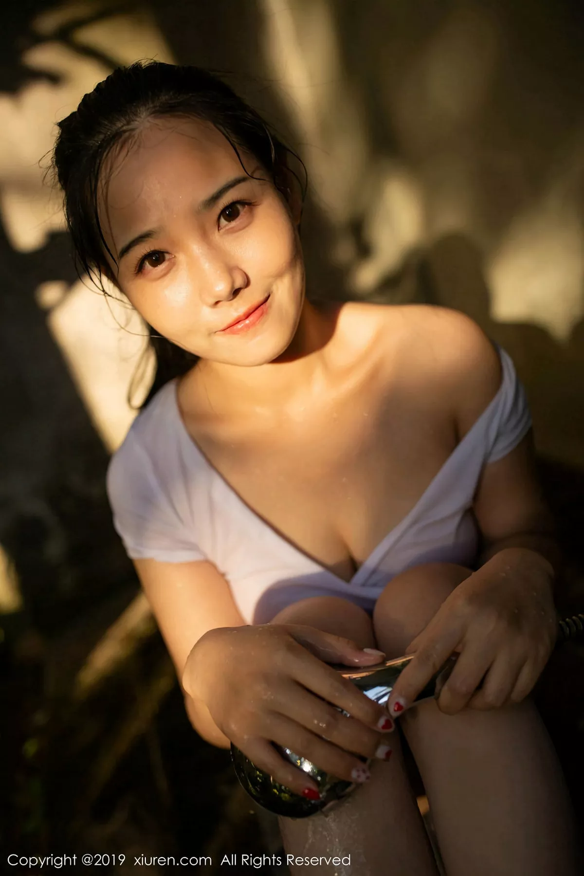 秀人集.com_[XiuRen秀人网]No.1586_女神徐微微mia巴厘岛旅拍泳池边白色抹胸内衣配蕾丝袜诱惑写真93P