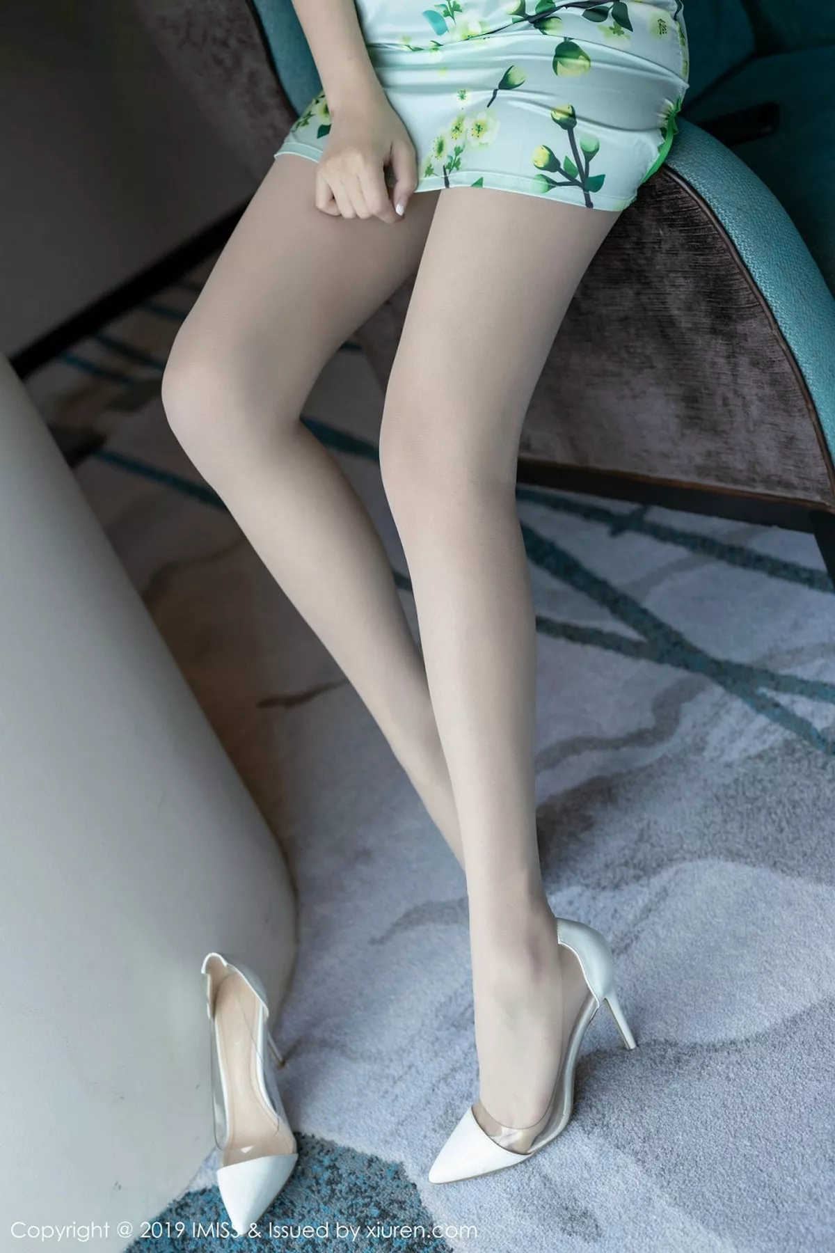 秀人集.com_[IMISS爱蜜社]Vol.362_气质美女Lavinia古典韵味旗袍半脱露性感内衣迷人诱惑写真47P