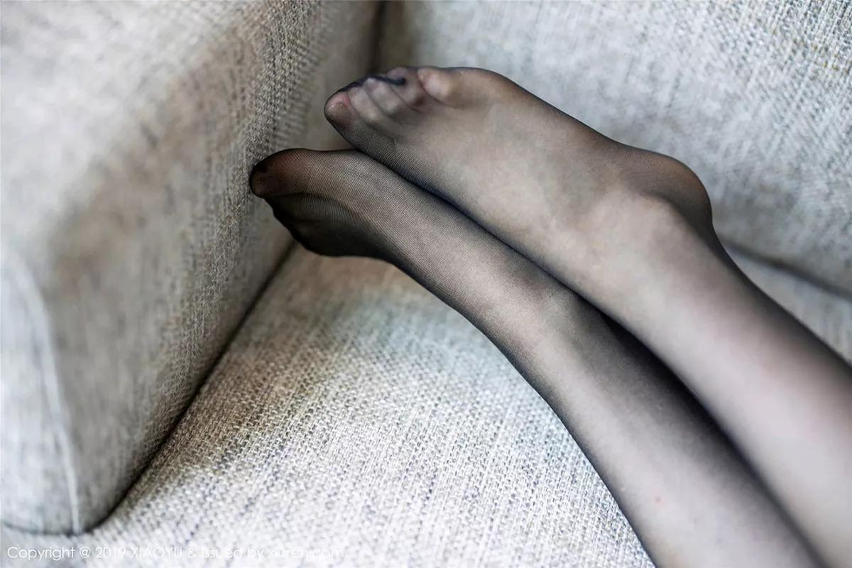 秀人集.com_[XiaoYu画语界]Vol.120_嫩模允儿Claire私房内衣配吊带黑丝秀美腿玉足诱惑写真65P