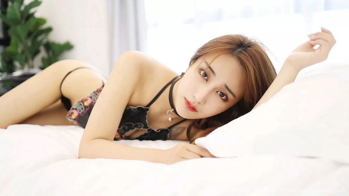 秀人集.com_[MyGirl美媛馆]Vol.377_嫩模奈美nana私房古典韵味肚兜配情趣丁字裤惹火诱惑写真44P