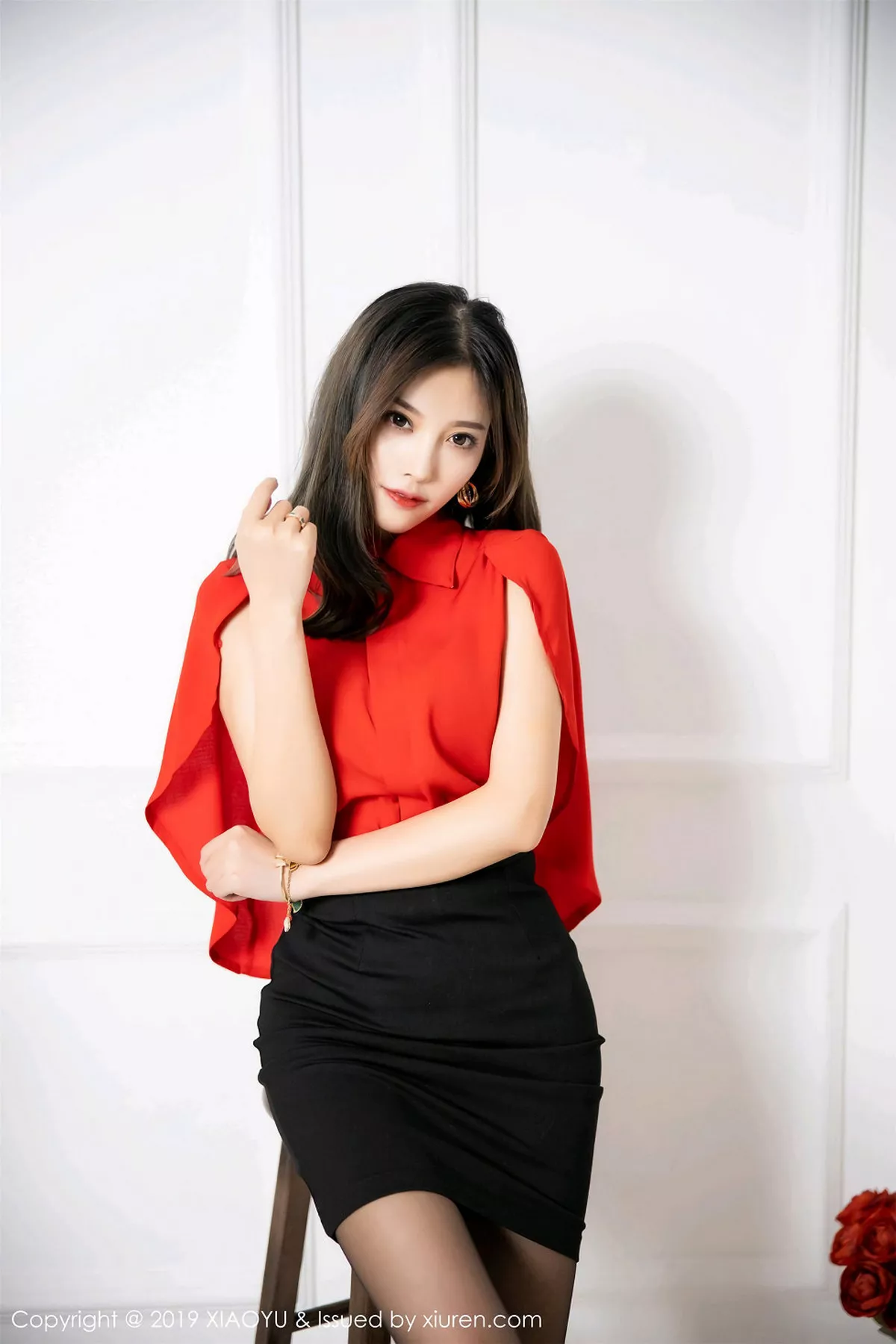 秀人集.com_[XiaoYu画语界]Vol.119_女神杨晨晨sugar红衬衣配黑短裙秀黑丝裤袜美腿诱惑写真75P