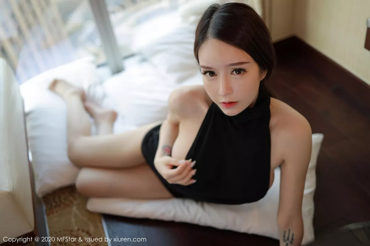 秀人集.com_[MFStar模范学院]Vol.274_嫩模玉兔miki私房黑色开背毛衣侧露豪乳惹火诱惑写真62P