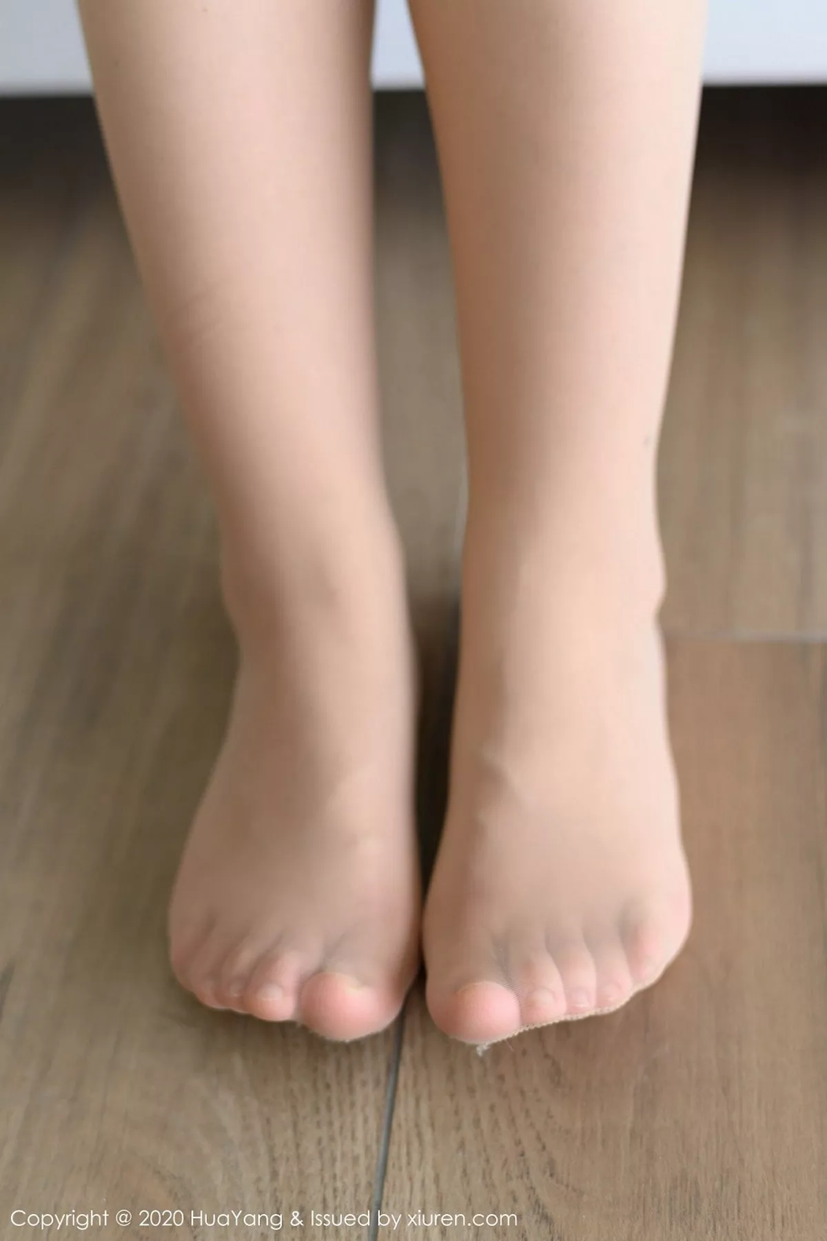 秀人集.com_[HuaYang花漾]Vol.221_嫩模朱可儿Flower普吉岛旅拍鲜红圣诞主题秀豪乳诱惑写真62P