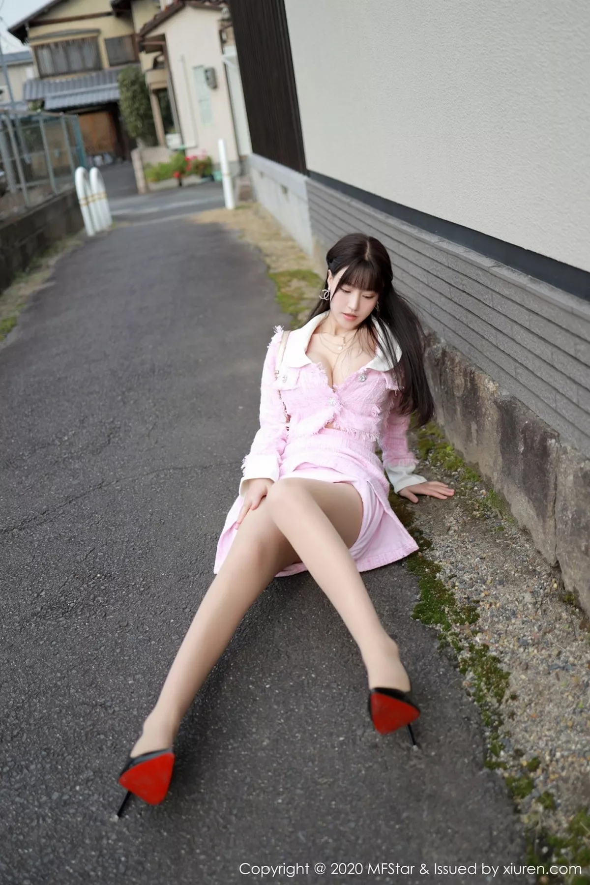 秀人集.com_[MFStar模范学院]Vol.278_女神朱可儿Flower北海道旅拍粉色服饰半脱露豪乳诱惑写真80P