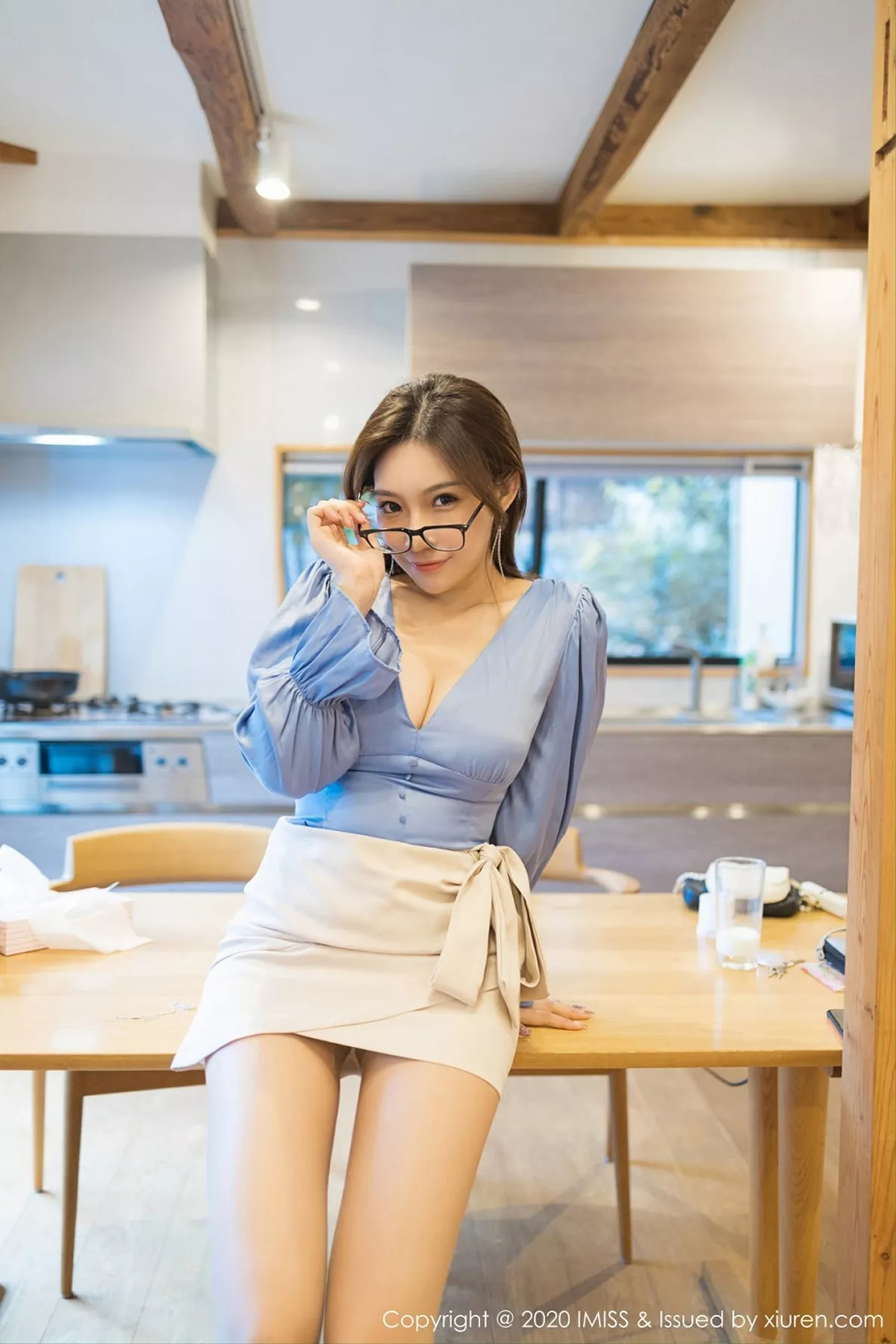 秀人集.com_[IMISS爱蜜社]Vol.447_女神小狐狸Kathryn私房性感紫色内衣秀圆润酥胸完美诱惑写真50P