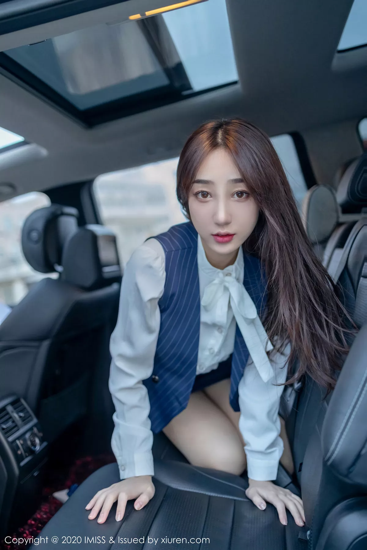 秀人集.com_[IMISS爱蜜社]Vol.438_嫩模九月生户外服务生车拍主题性感内衣秀完美身材写真45P