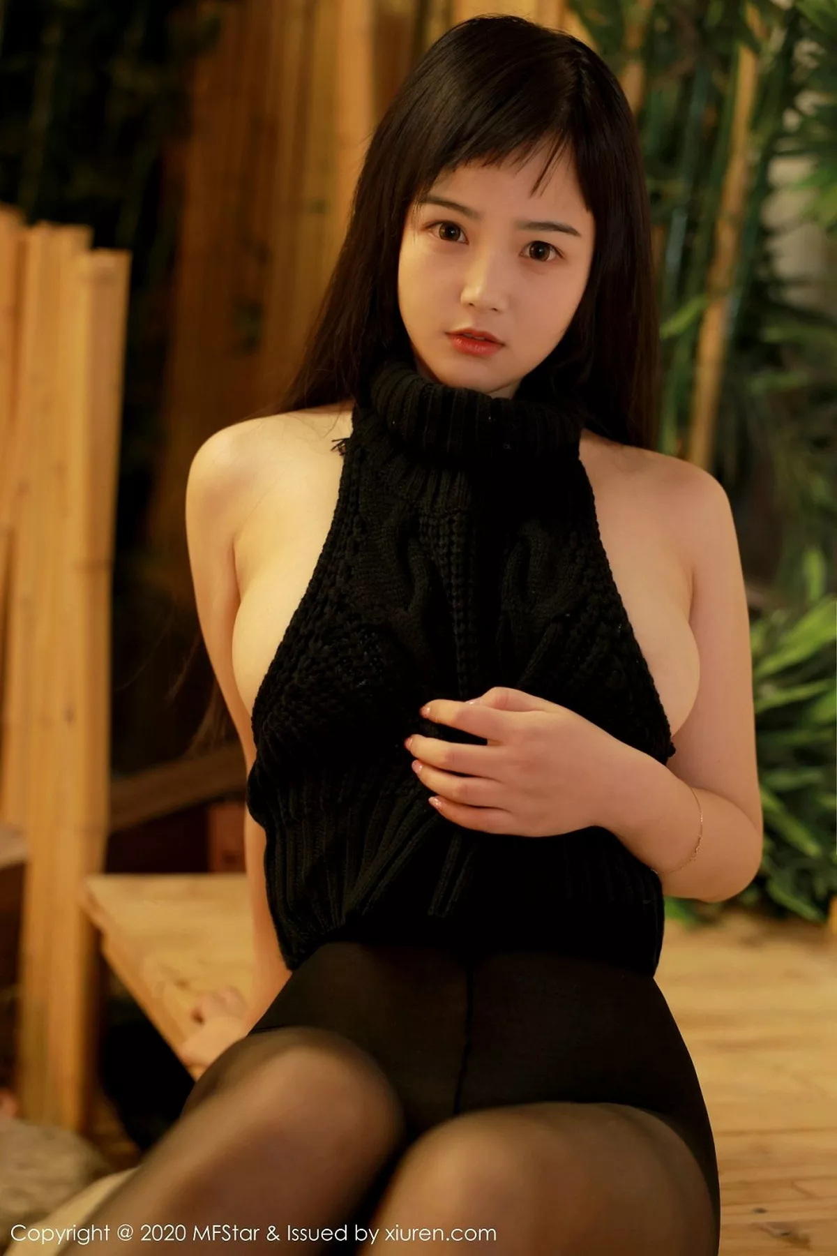 秀人集.com_[MFStar模范学院]Vol.282_嫩模徐微微mia私房黑色魅惑内衣配无内黑丝极致诱惑写真55P