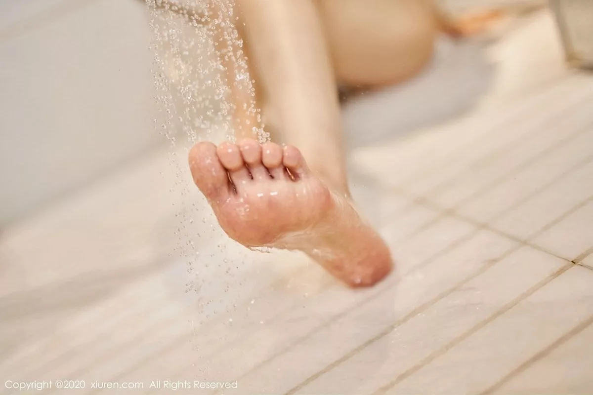 秀人集.com_[XiuRen秀人网]No.2037_嫩模Betty林子欣三亚旅拍明亮浴室内白色性感内衣湿身诱惑写真51P