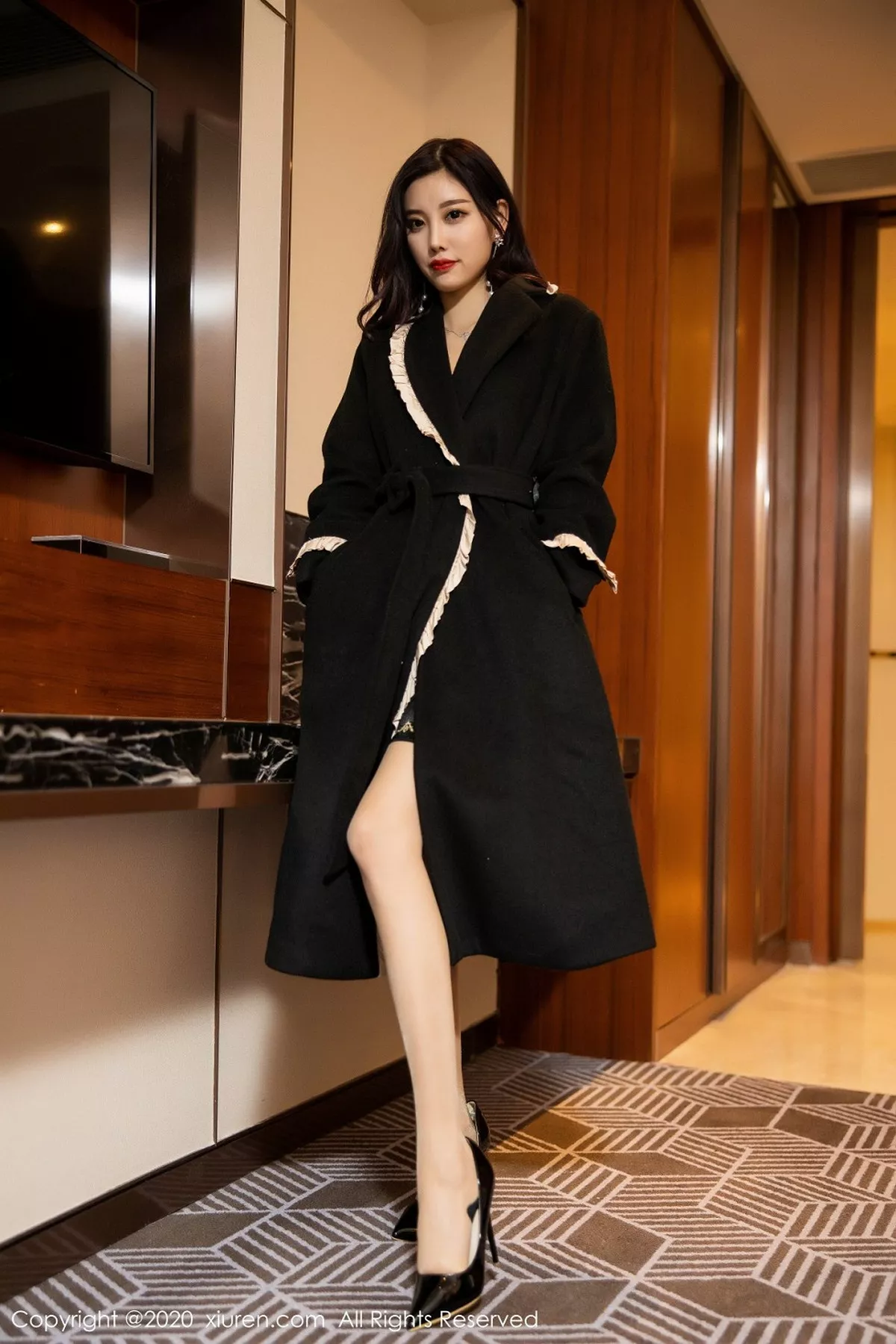 秀人集.com_[XiuRen秀人网]No.2051_女神杨晨晨sugar私房灰色情趣内衣配吊带丝袜极致魅惑写真81P