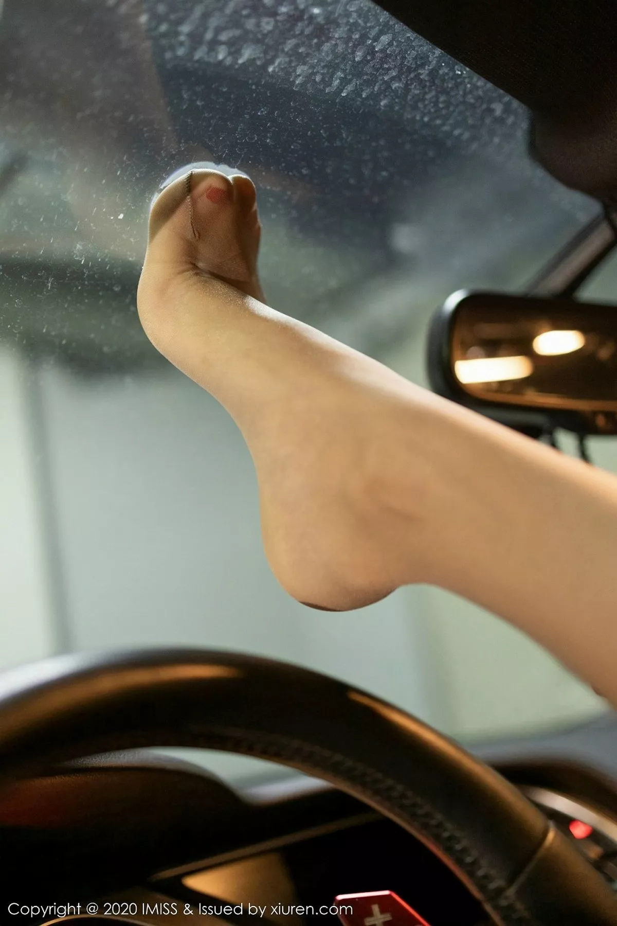 秀人集.com_[IMISS爱蜜社]Vol.448_嫩模杨紫嫣Cynthia车拍主题职业秘书装配开档黑丝诱惑写真41P