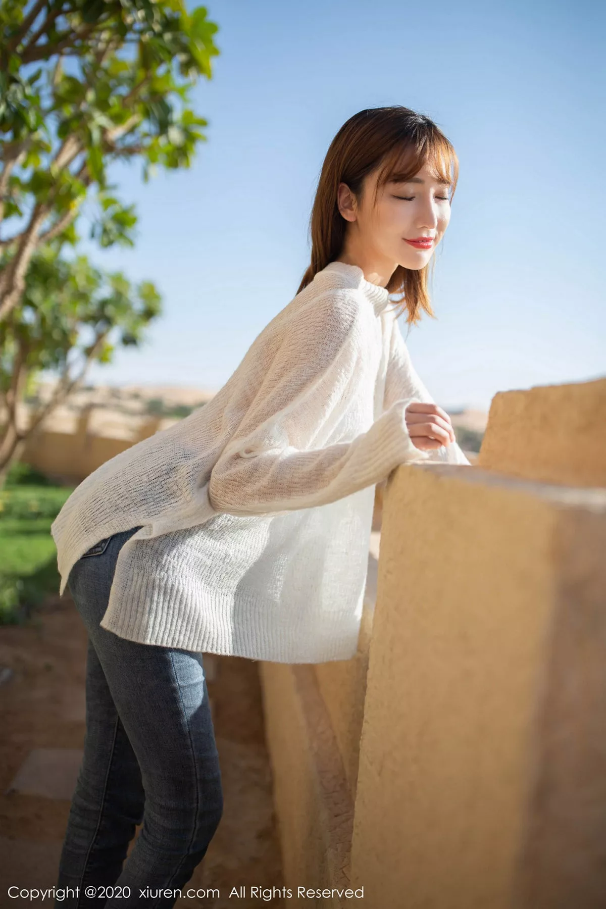 秀人集.com_[XiuRen秀人网]No.1988_嫩模陆萱萱异域沙漠脱牛仔裤露黑网袜秀完美身材魅惑写真82P