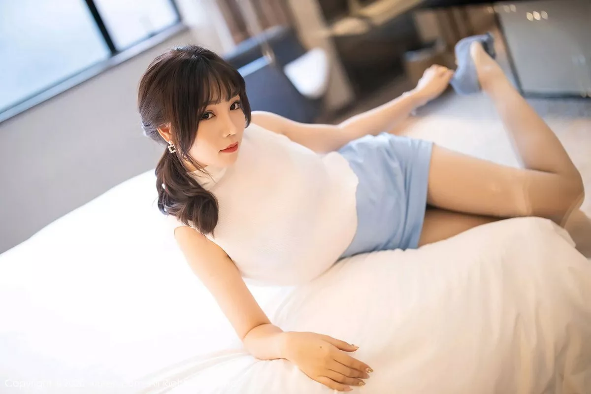 秀人集.com_[XiuRen秀人网]No.2107_女神芝芝Booty明亮私房内性感内衣半脱丝袜极致魅惑写真100P