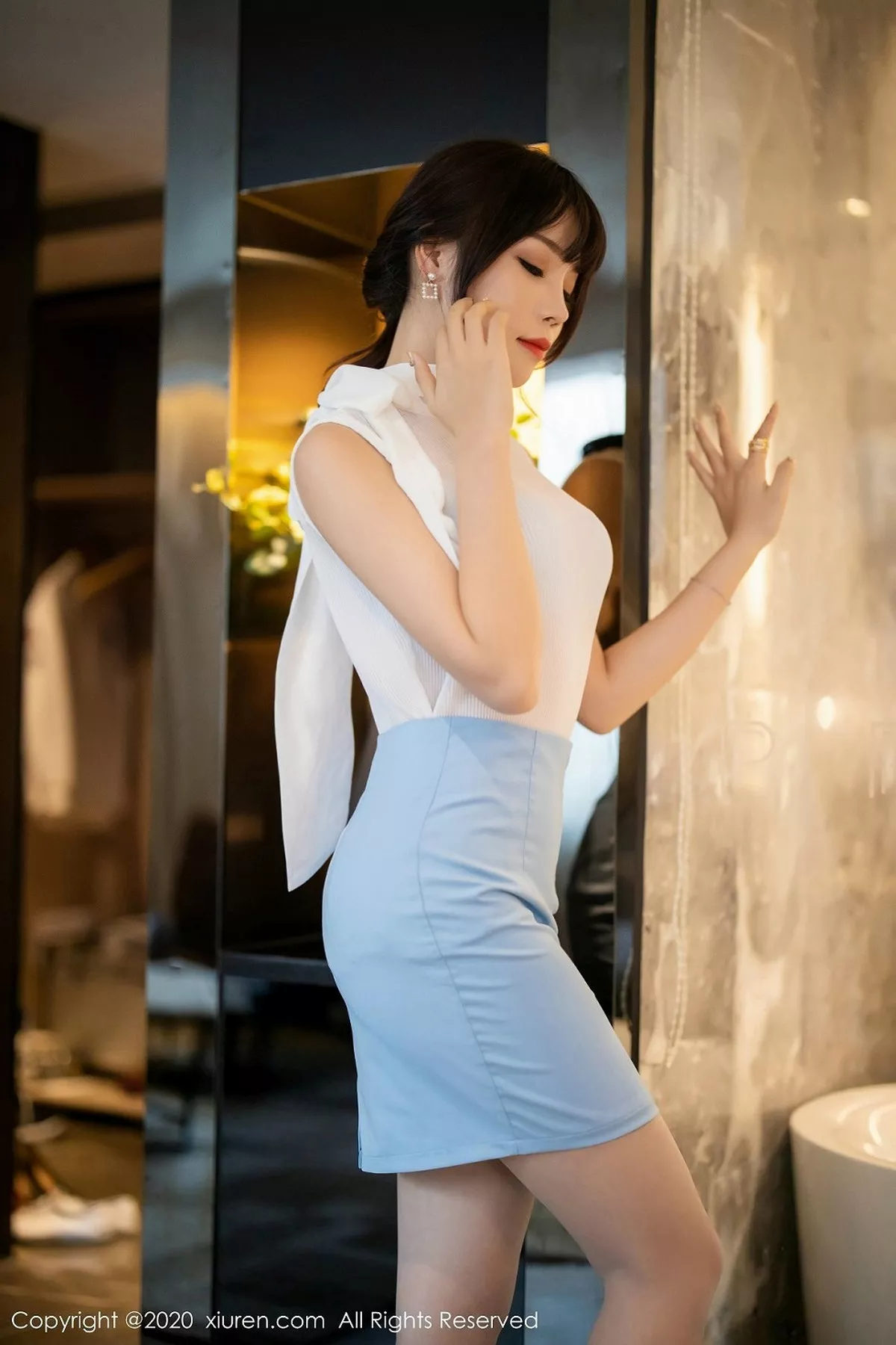 秀人集.com_[XiuRen秀人网]No.2107_女神芝芝Booty明亮私房内性感内衣半脱丝袜极致魅惑写真100P