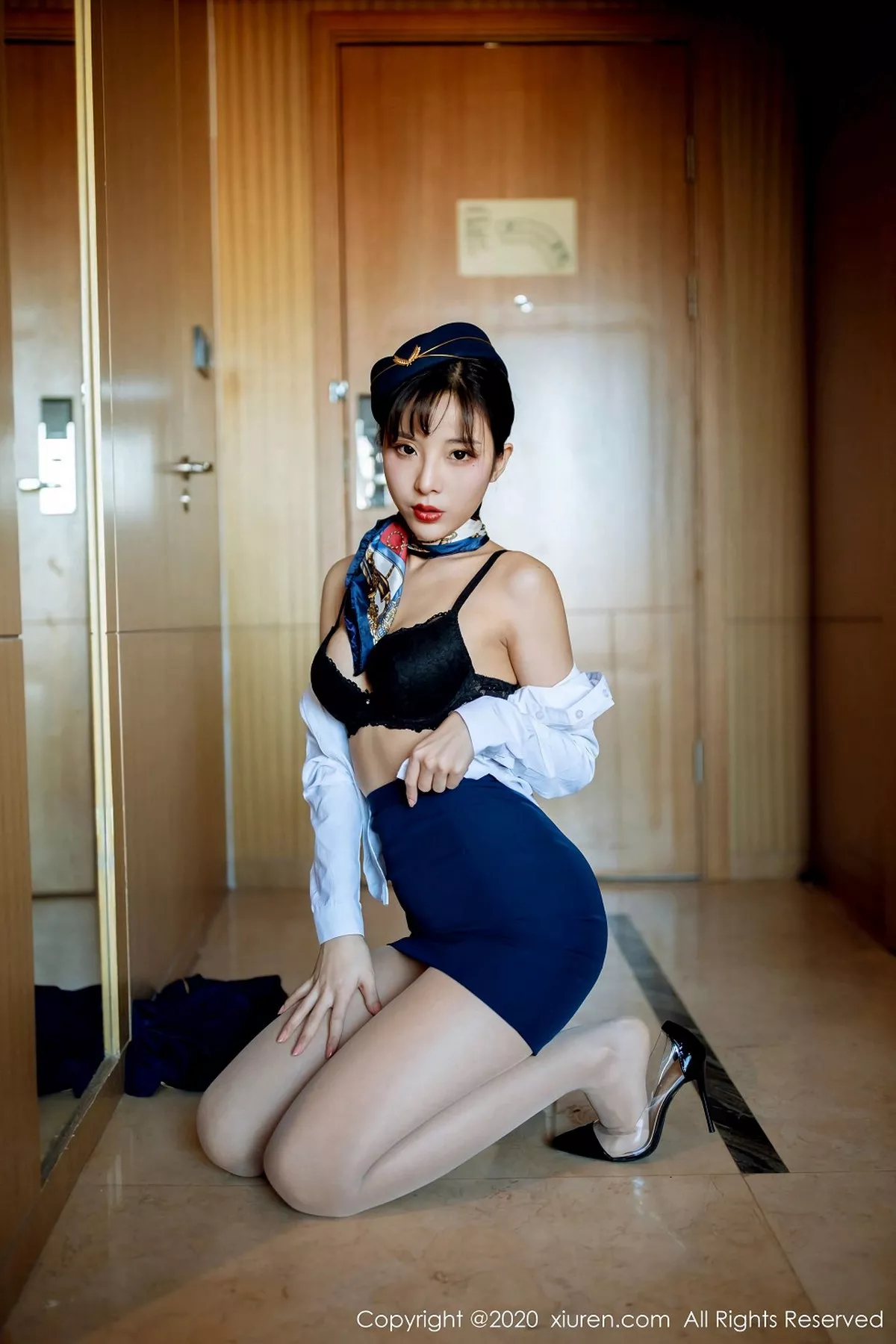 秀人集.com_[XiuRen秀人网]No.2119_嫩模陈小喵空姐制服主题私房半脱内裤露翘臀撩人姿势诱惑写真68P