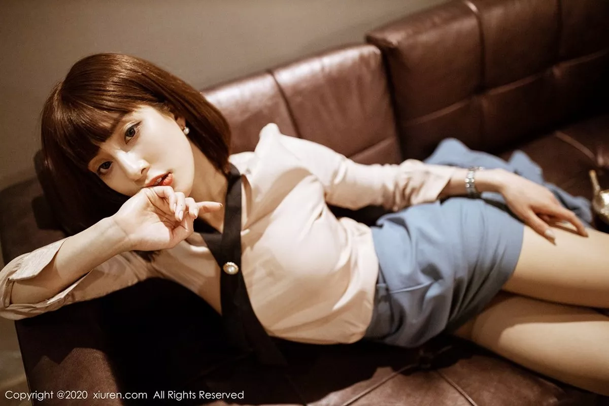 秀人集.com_[XiuRen秀人网]No.2130_嫩模林文文yooki蓝色秘书OL主题半脱露性感内衣诱惑写真68P