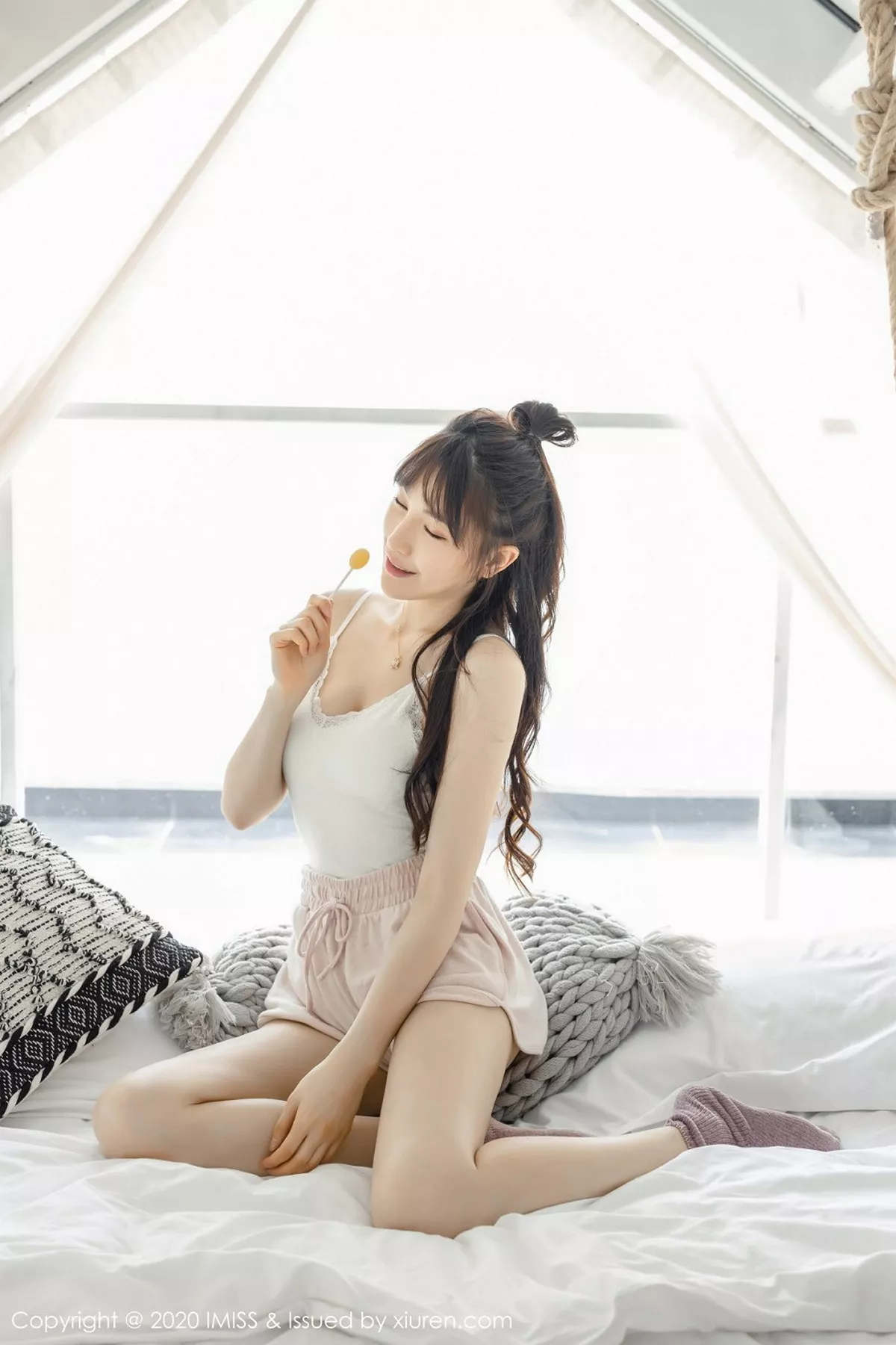 秀人集.com_[IMISS爱蜜社]Vol.457_气质女神Lynn刘奕宁私房超透连身裙露性感内衣撩人诱惑写真52P