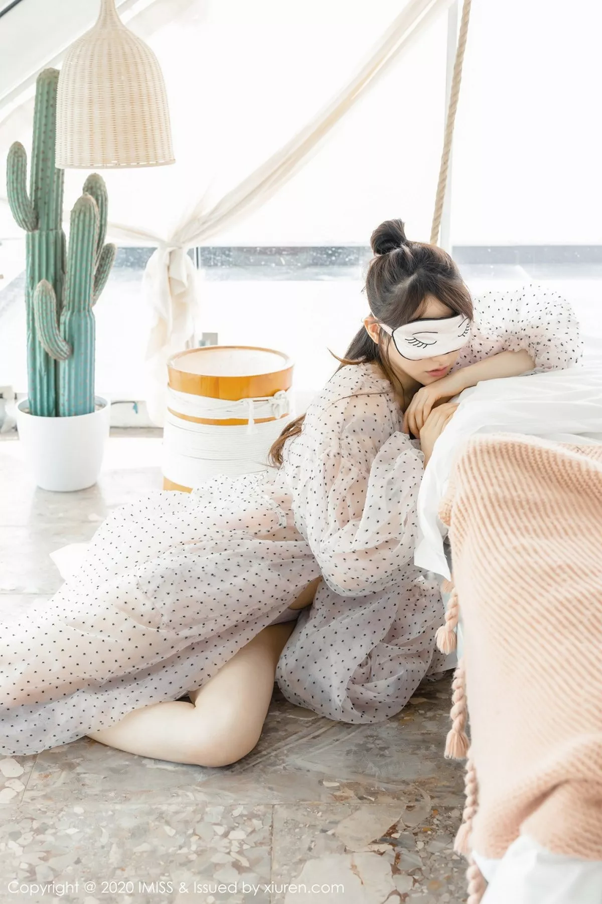 秀人集.com_[IMISS爱蜜社]Vol.457_气质女神Lynn刘奕宁私房超透连身裙露性感内衣撩人诱惑写真52P