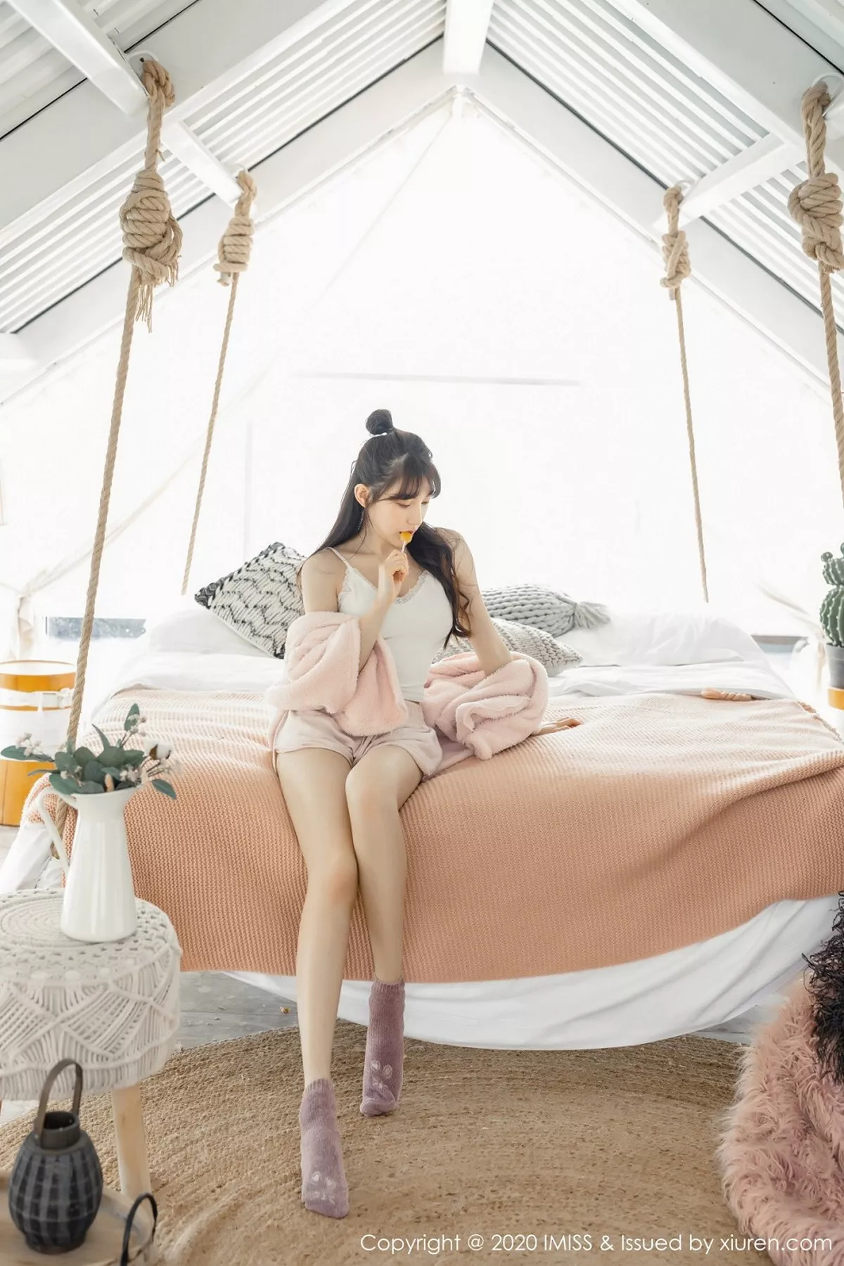 秀人集.com_[IMISS爱蜜社]Vol.457_气质女神Lynn刘奕宁私房超透连身裙露性感内衣撩人诱惑写真52P