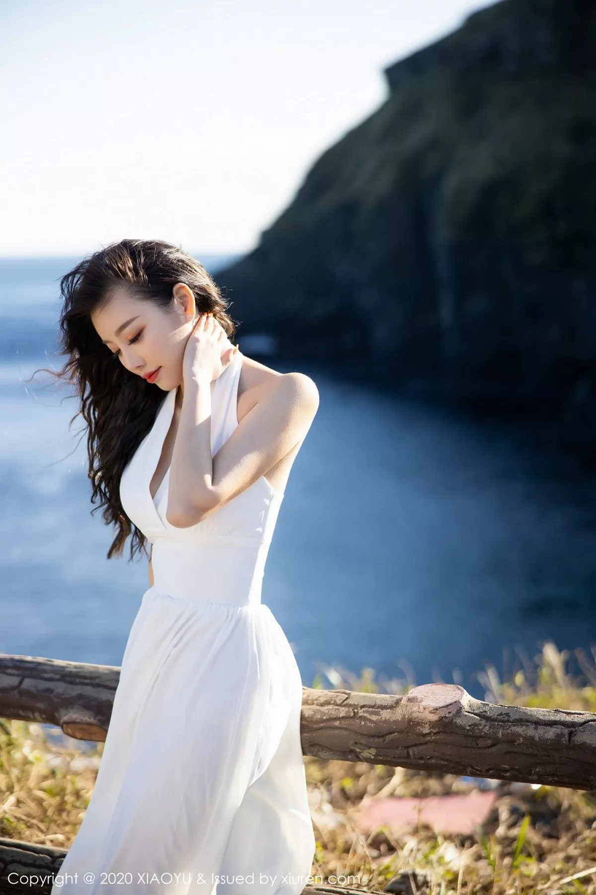 秀人集.com_[XiaoYu画语界]Vol.286_女神杨晨晨sugar济州岛旅拍私房银色吊裙半脱露豪乳诱惑写真83P