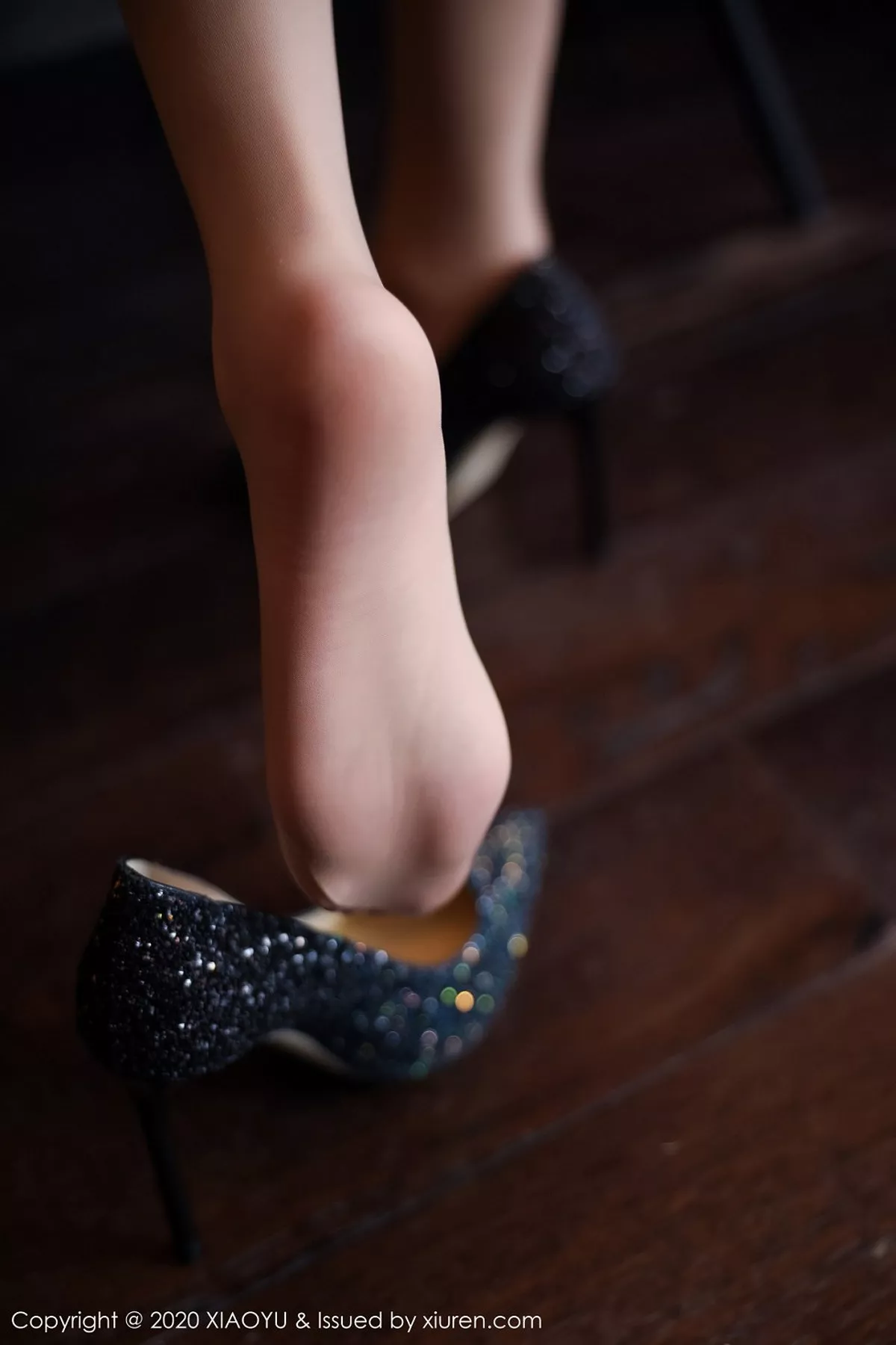 秀人集.com_[XiaoYu画语界]Vol.286_女神杨晨晨sugar济州岛旅拍私房银色吊裙半脱露豪乳诱惑写真83P