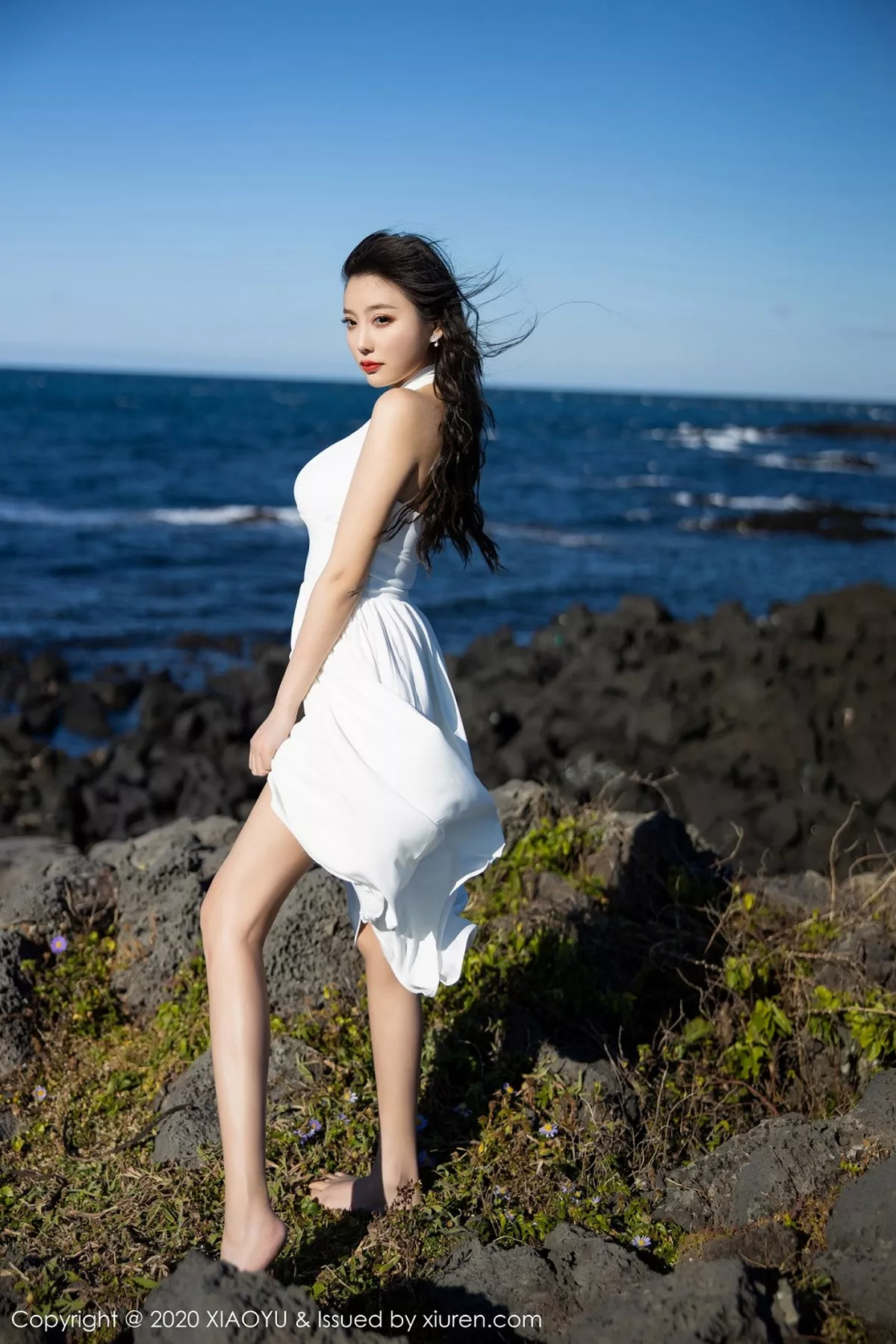 秀人集.com_[XiaoYu画语界]Vol.286_女神杨晨晨sugar济州岛旅拍私房银色吊裙半脱露豪乳诱惑写真83P