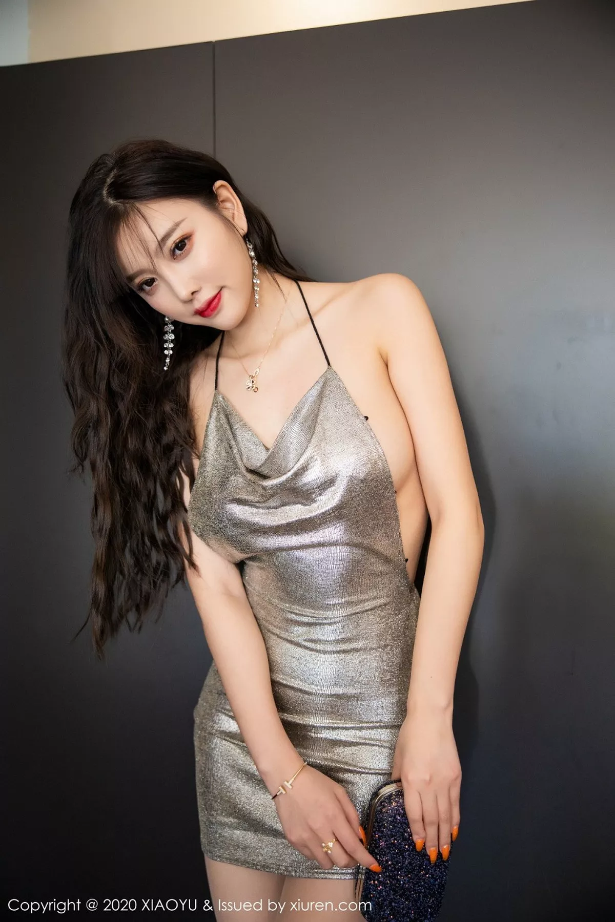 秀人集.com_[XiaoYu画语界]Vol.286_女神杨晨晨sugar济州岛旅拍私房银色吊裙半脱露豪乳诱惑写真83P