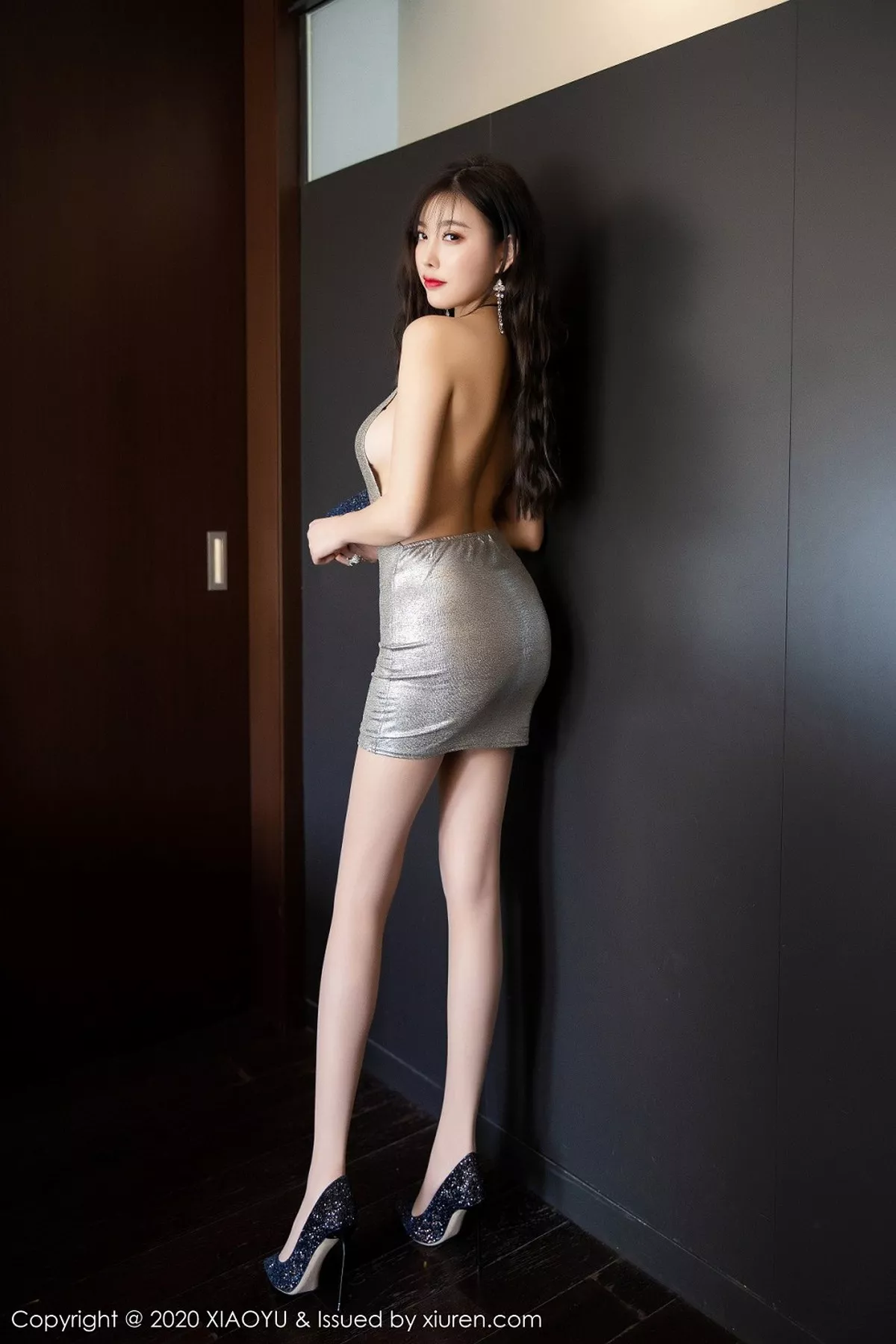 秀人集.com_[XiaoYu画语界]Vol.286_女神杨晨晨sugar济州岛旅拍私房银色吊裙半脱露豪乳诱惑写真83P