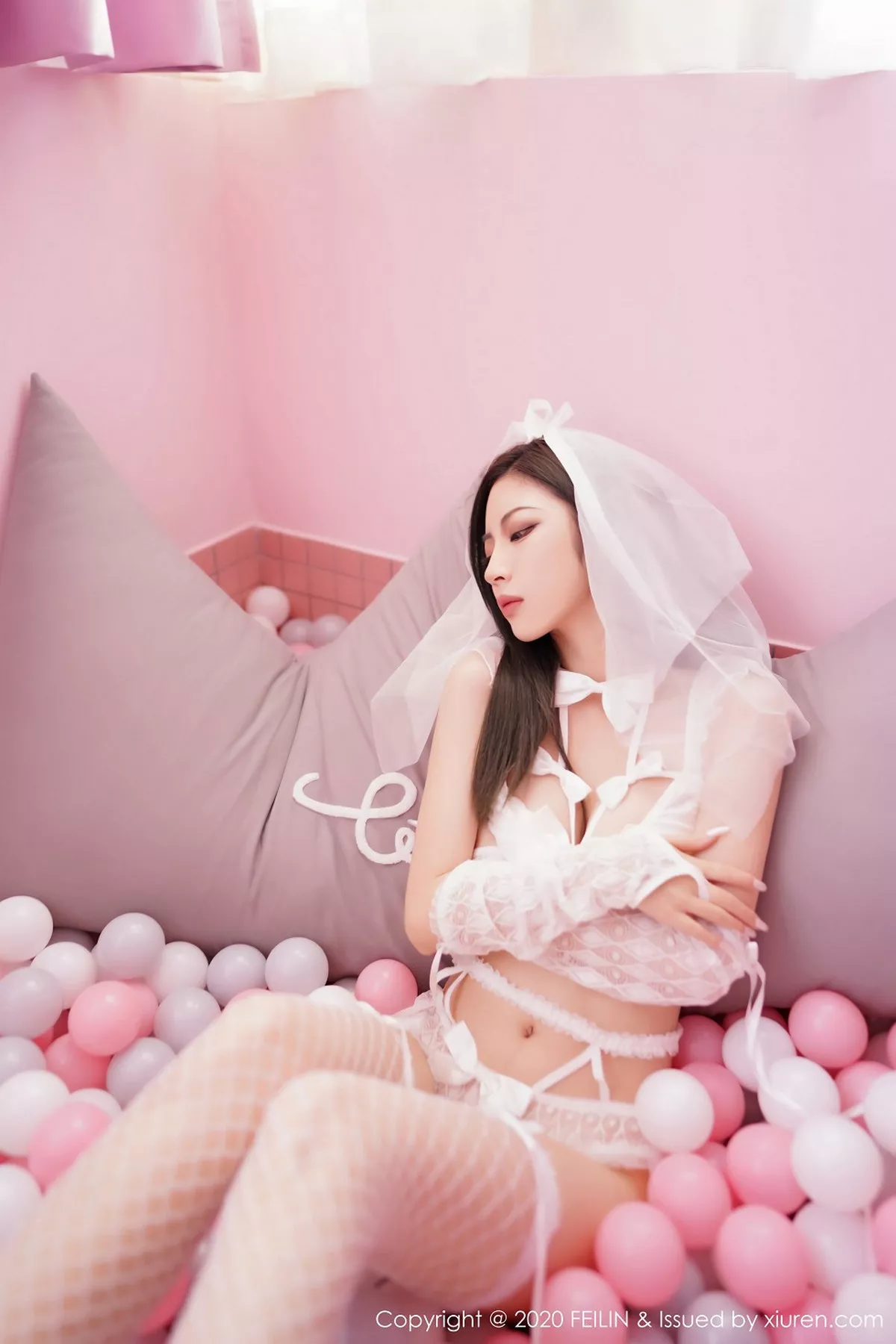 秀人集.com_[FeiLin嗲囡囡]VOL.231_嫩模贾诗晗私房内衣吊带白丝网袜+黑色猫耳内衣完美诱惑写真90P