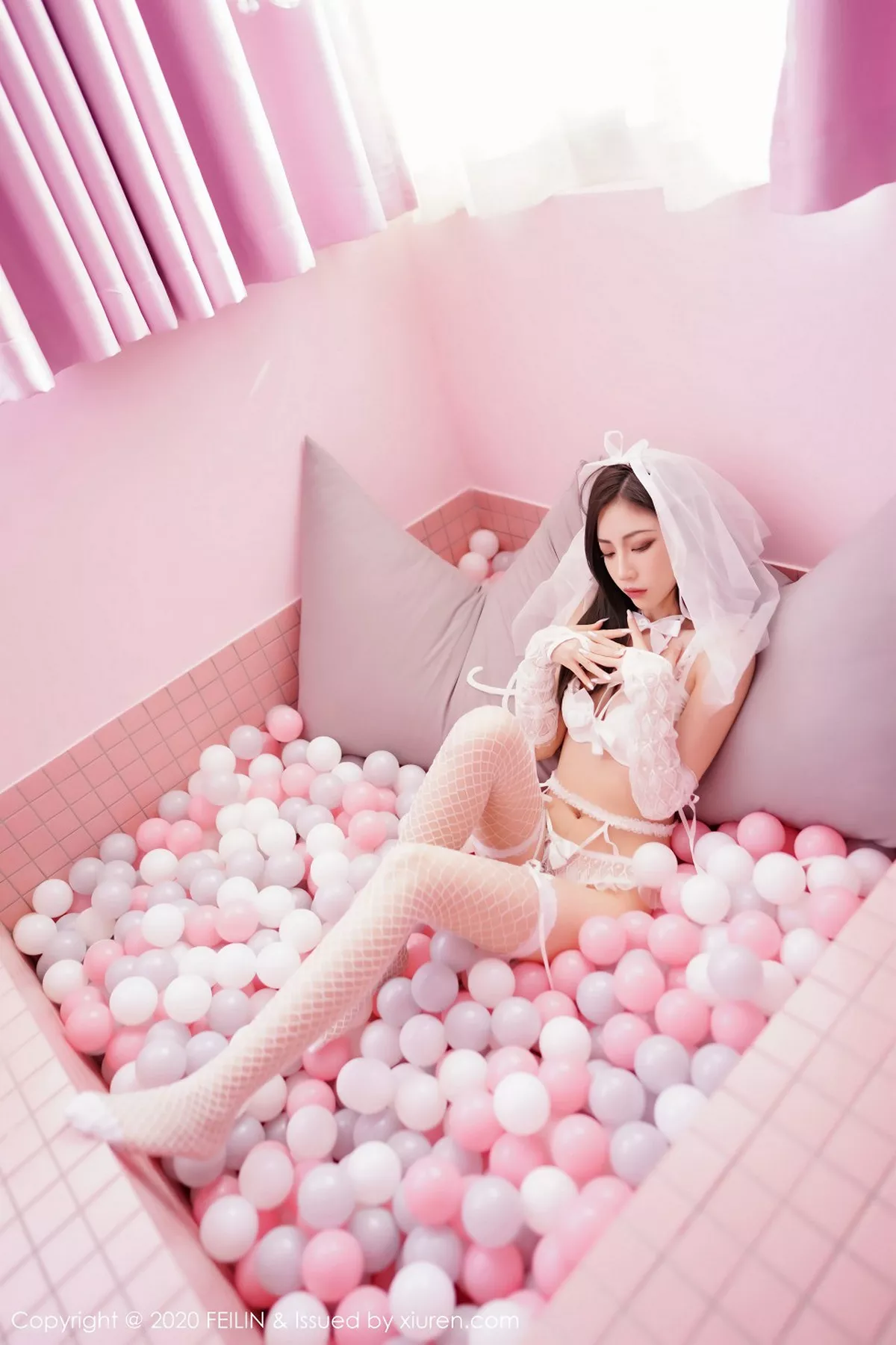 秀人集.com_[FeiLin嗲囡囡]VOL.231_嫩模贾诗晗私房内衣吊带白丝网袜+黑色猫耳内衣完美诱惑写真90P