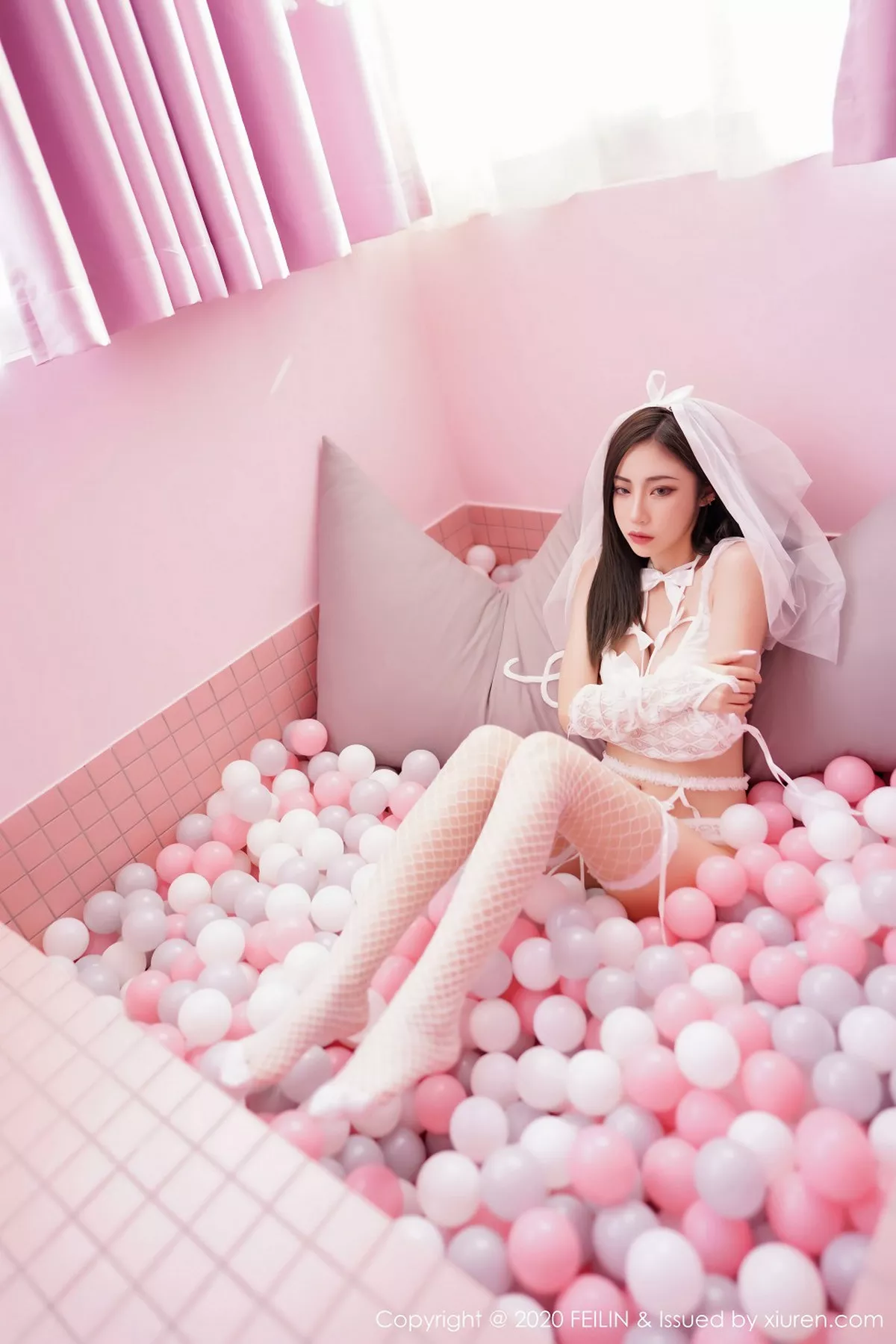 秀人集.com_[FeiLin嗲囡囡]VOL.231_嫩模贾诗晗私房内衣吊带白丝网袜+黑色猫耳内衣完美诱惑写真90P