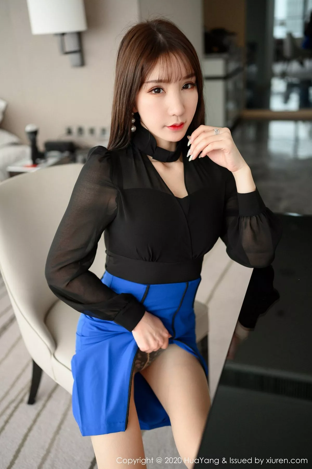 秀人集.com_[HuaYang花漾]Vol.229_女神周于希《桌底下的秘密》主题无内肉丝完美诱惑写真119P