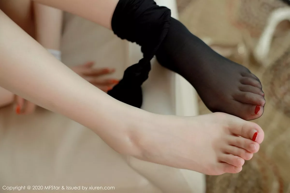 秀人集.com_[MFStar模范学院]Vol.324_嫩模良人非爱人情趣猫耳装扮无内黑丝裤袜秀翘臀诱惑写真39P