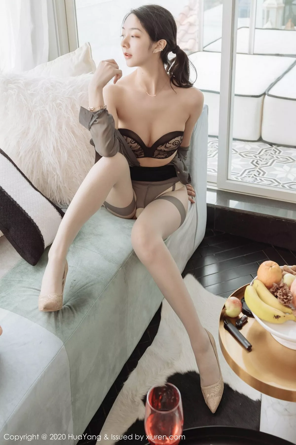 秀人集.com_[HuaYang花漾]Vol.244_女神Angela小热巴云南旅拍私房朦胧吊带肉丝撩人诱惑写真61P