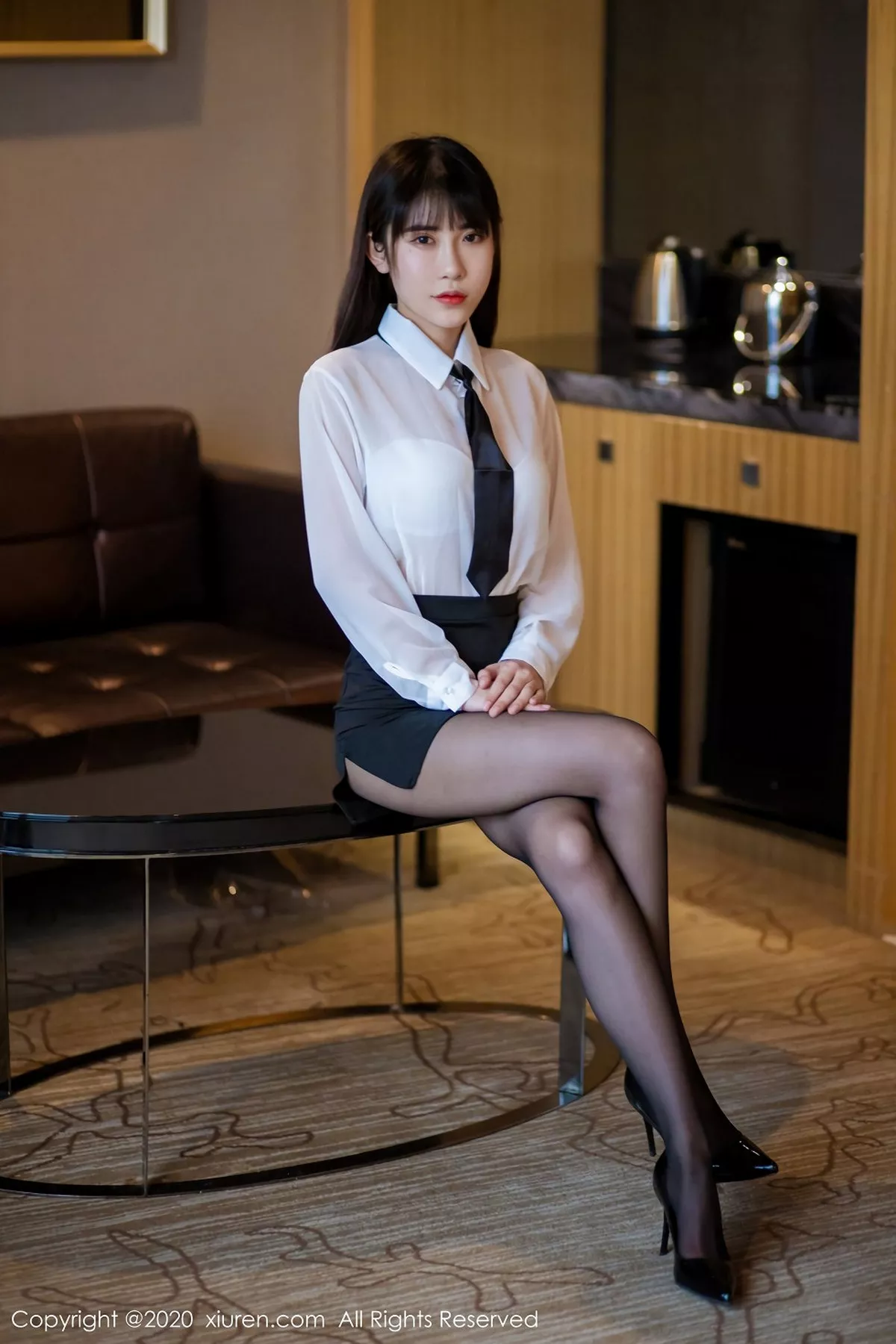 秀人集.com_[XiuRen秀人网]No.2176_嫩模悠悠酱yoyoyo职场秘书制服全裸上身露豪乳遮点诱惑写真49P