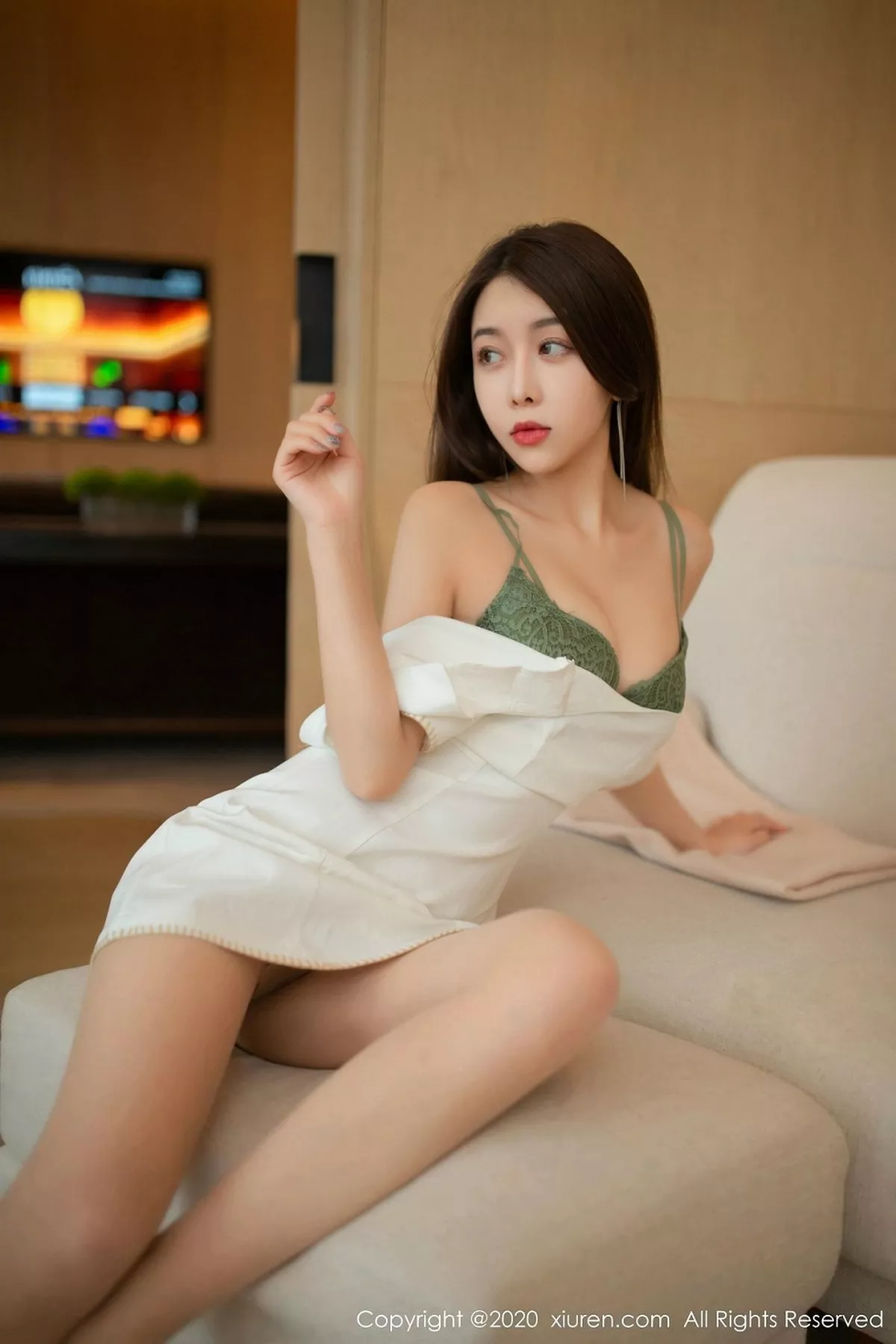 秀人集.com_[XiuRen秀人网]No.2190_女神夏诗雯Sally女友下午茶主题白色裙子半脱露性感内衣写真81P