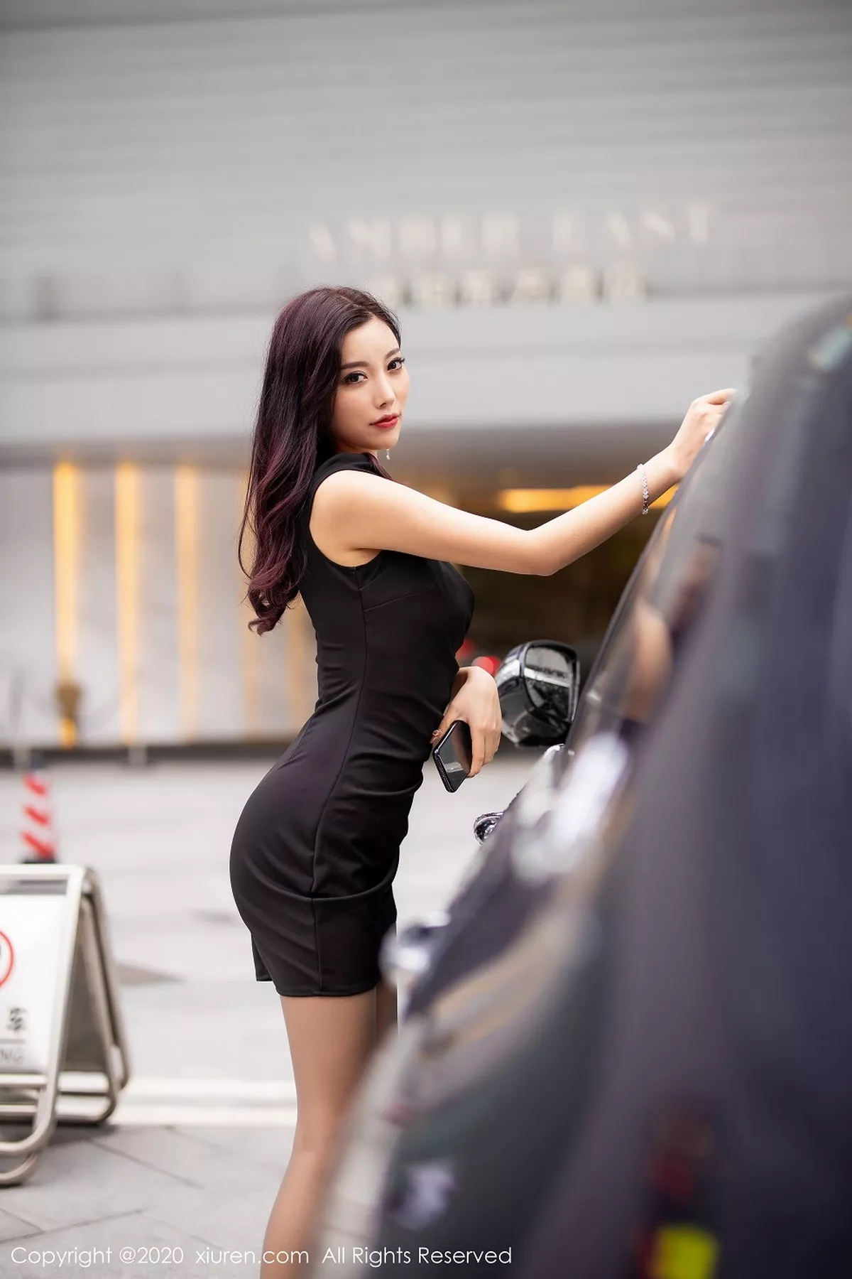 秀人集.com_[XiuRen秀人网]No.2241_女神杨晨晨sugar私房典雅吊裙半脱露超薄黑丝裤袜撩人诱惑写真70P