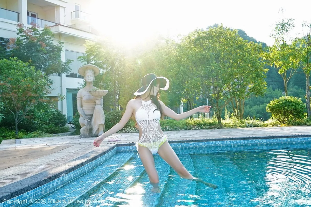 秀人集.com_[FeiLin嗲囡囡]VOL.233_嫩模Cheryl青树泳池边性感比基尼+私房黑丝主题完美诱惑写真100P